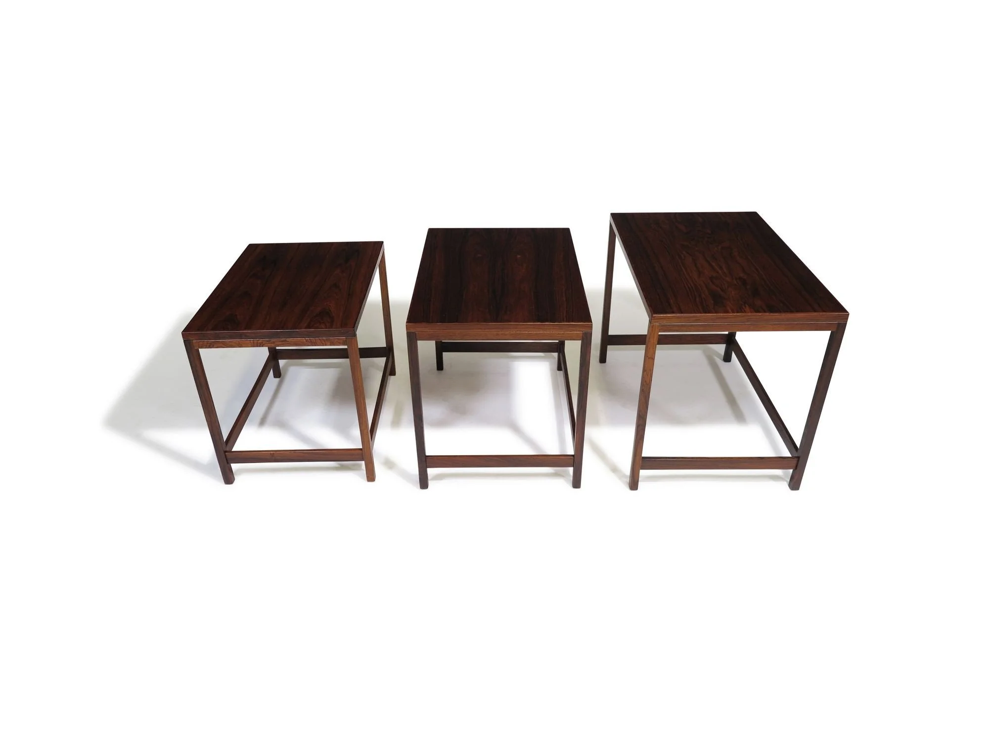 7_Nesting_Tables-7.jpeg
