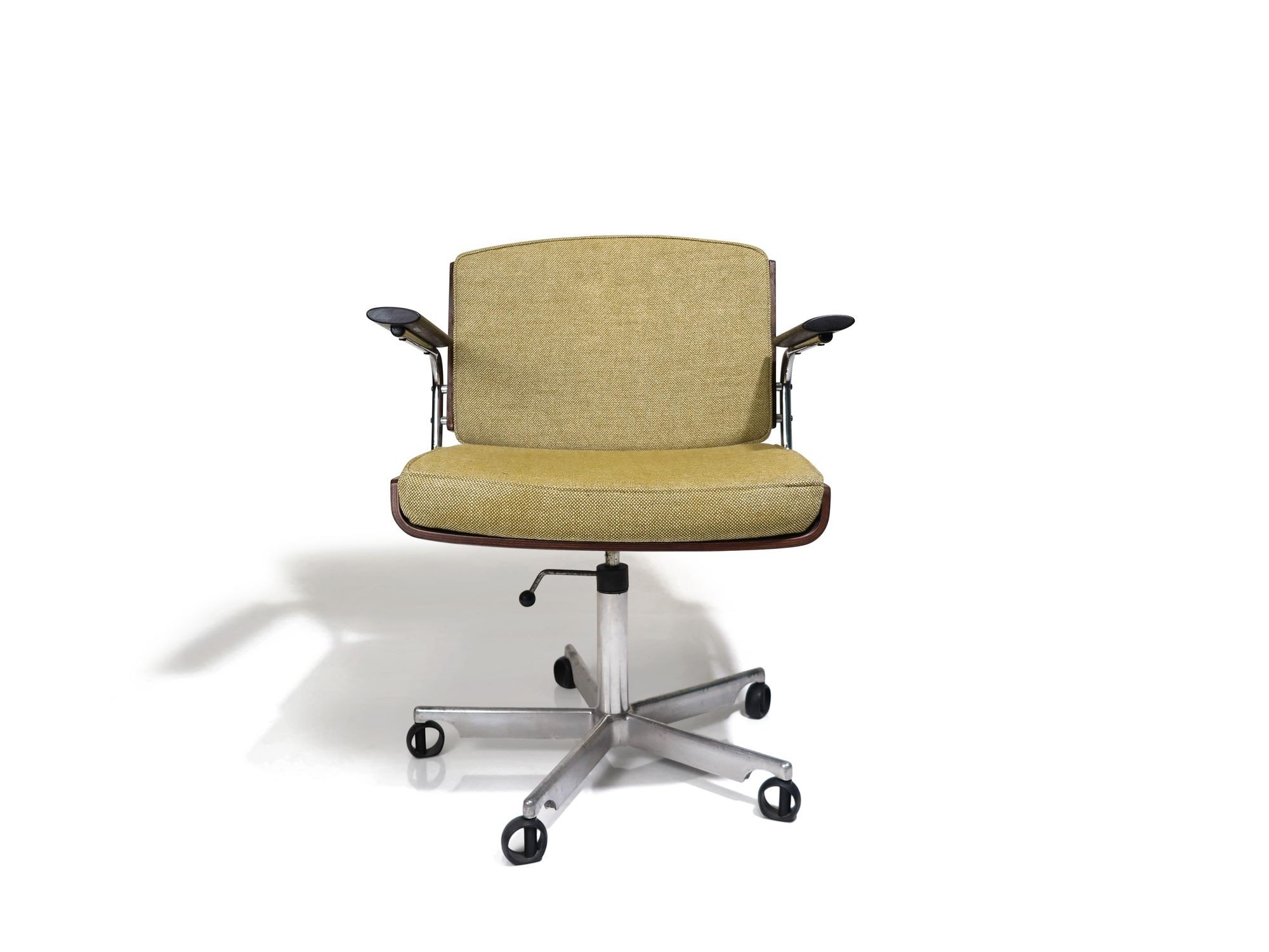 1_desk_chair.jpeg
