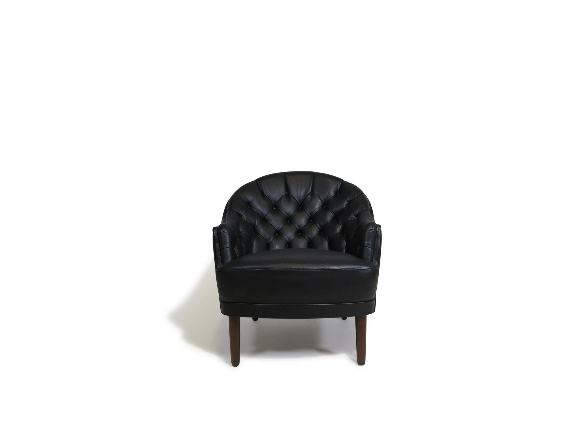 1_Black_Leather_chairs.jpeg