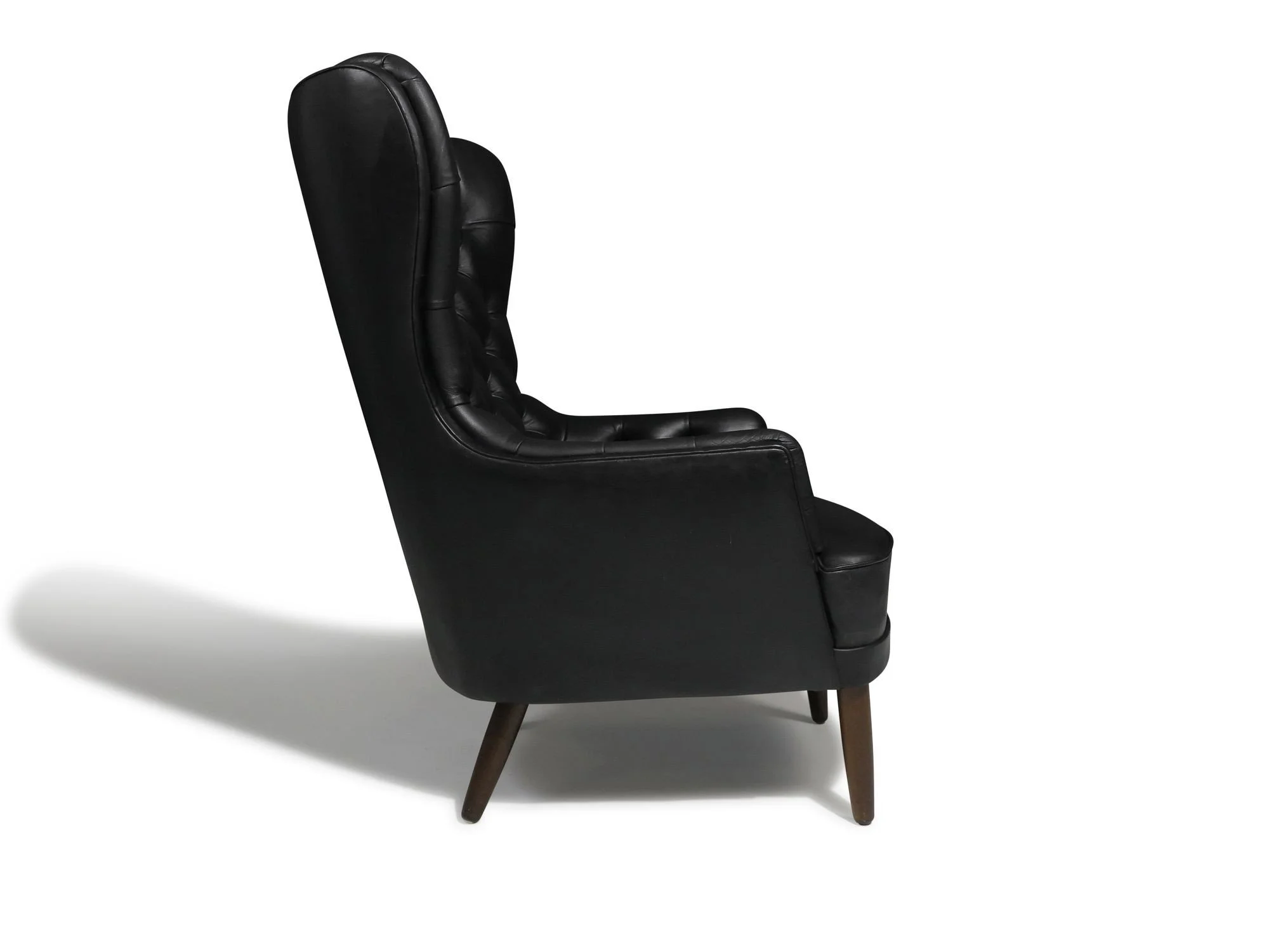 4_Black_Leather_Lounge_Chairs-6.jpeg