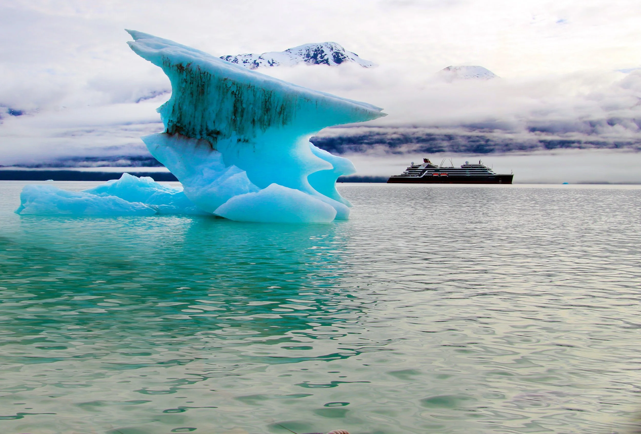 Explore the Wonders of Patagonia and the Antarctic onboard the Seabourn Venture 
