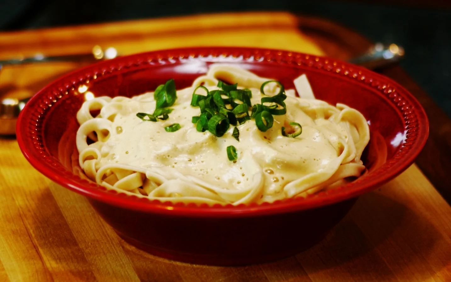 Eating You Alive™ — Garlic Alfredo Sauce