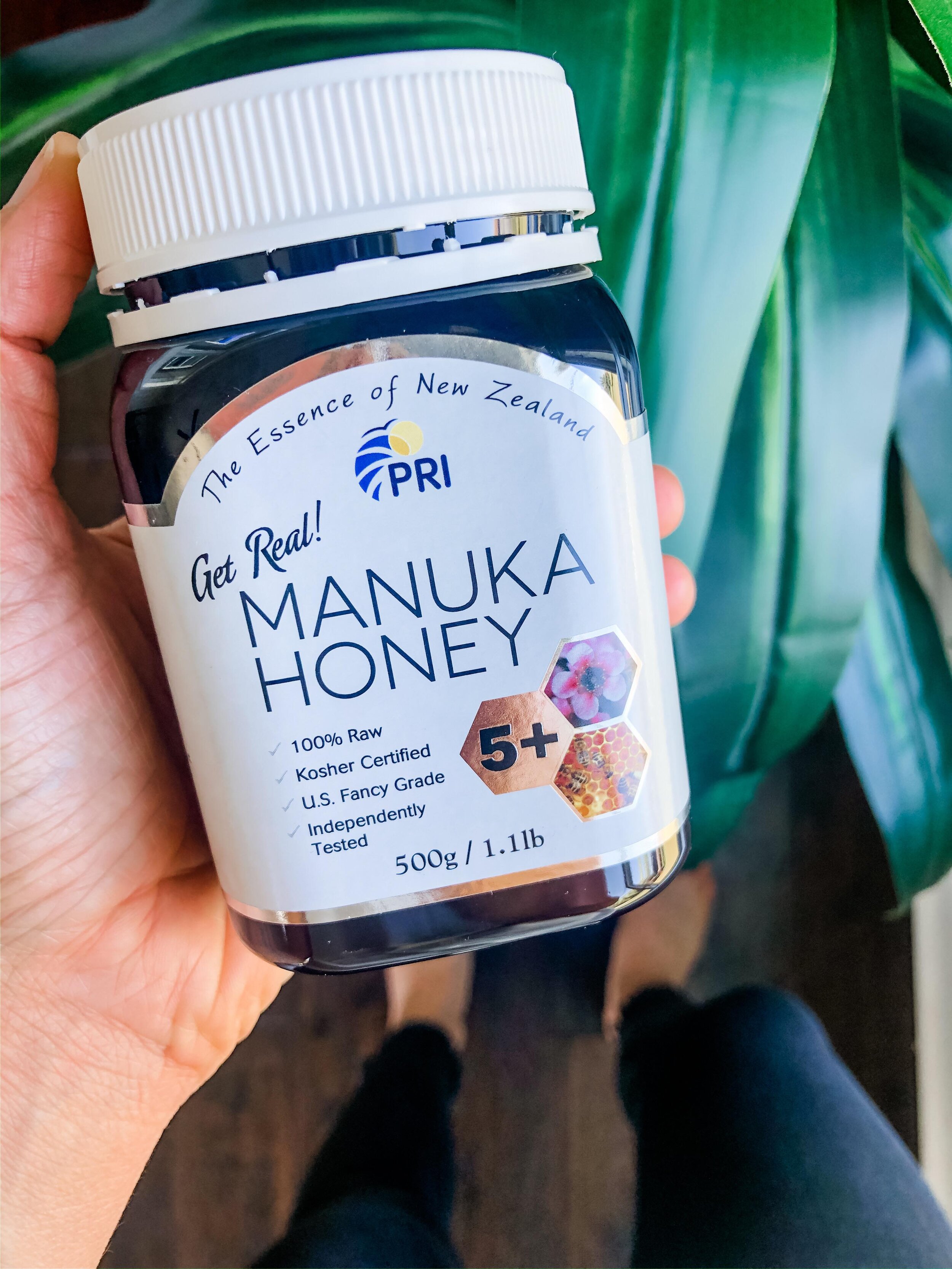 9 Top Manuka Honey Health Benefits, Plus How to Use It