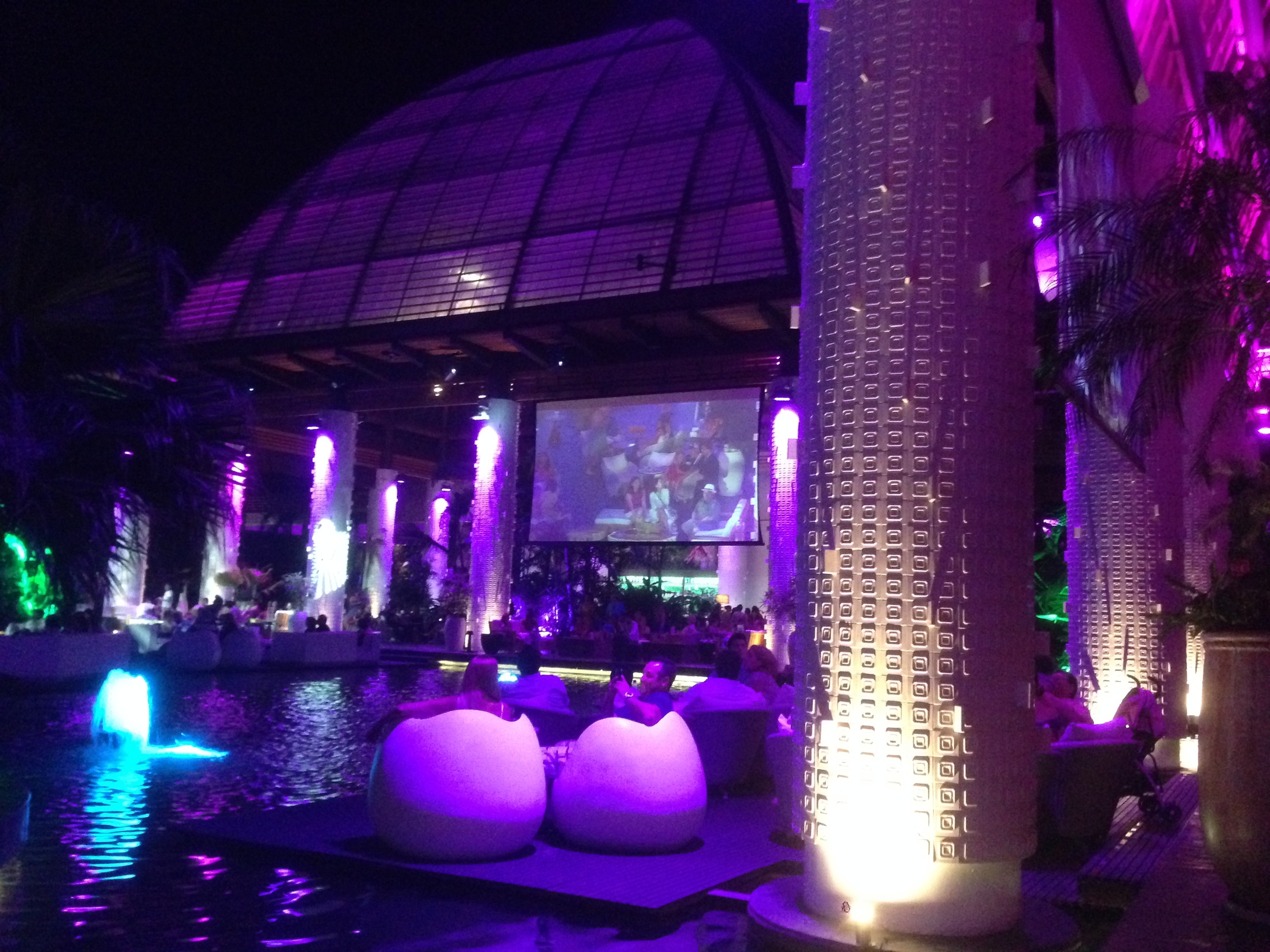 An evening at the nightclub.