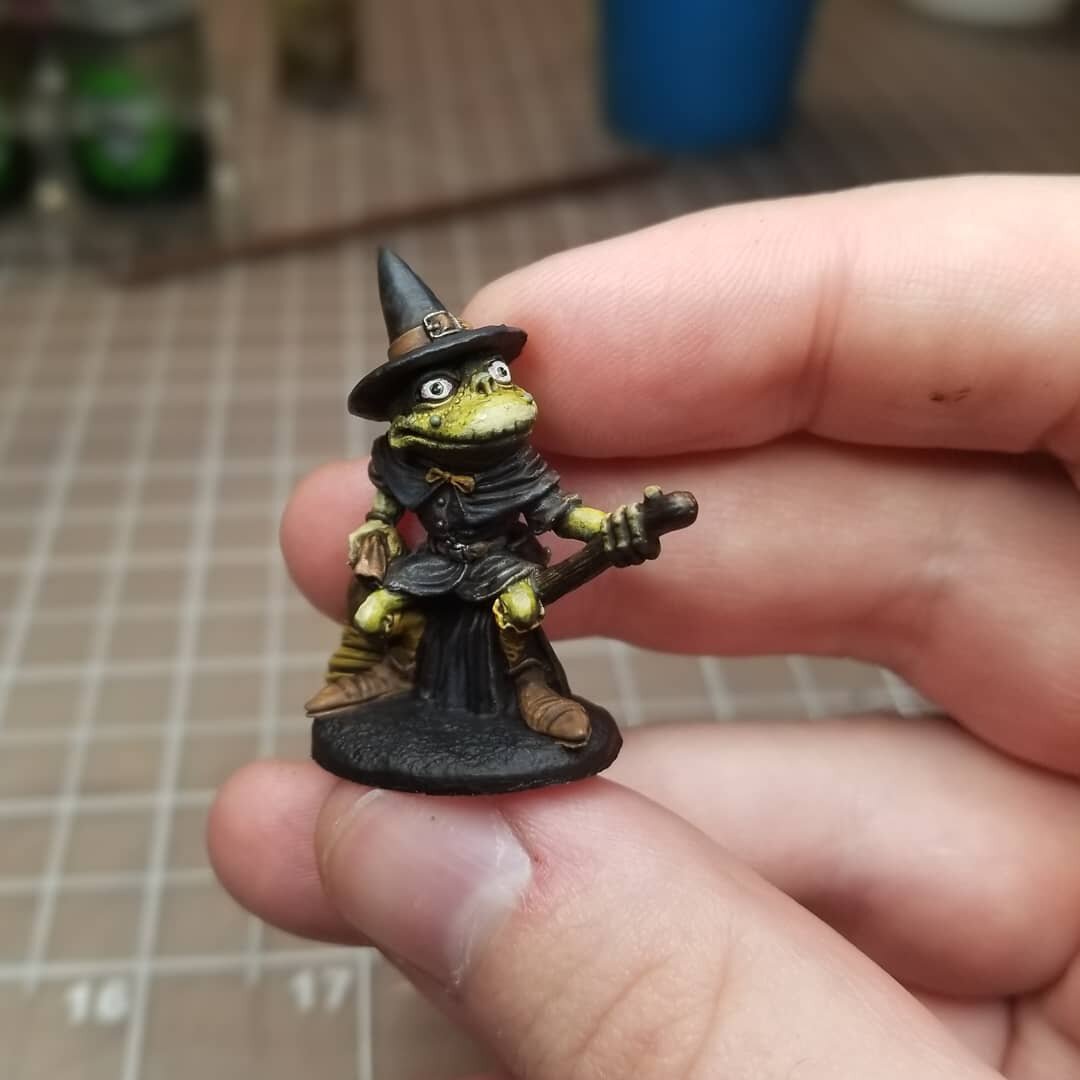 FROG WITCH! Why not. Another frog, there it is. 

#dice #tabletoprpg #dungeonmaster #games #criticalrole #tabletopgames #geek #minipainting #painting #art #wargaming #paintingminiatures #hobby #dnd&nbsp; #mini #dungeonsanddragons #tabletop #boardgame