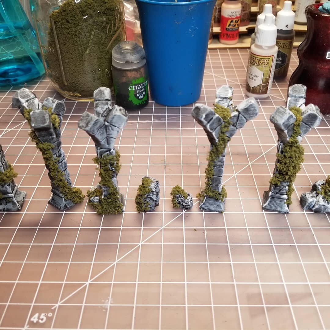 Just some happy little pillars.

A sneak peek to my grand reveal of Amon Hen tomorrow! 

#dice #tabletoprpg #dungeonmaster #lordoftherings #criticalrole #tabletopgames #geek #minipainting #painting #art #wargaming #paintingminiatures #hobby #dnd&nbsp