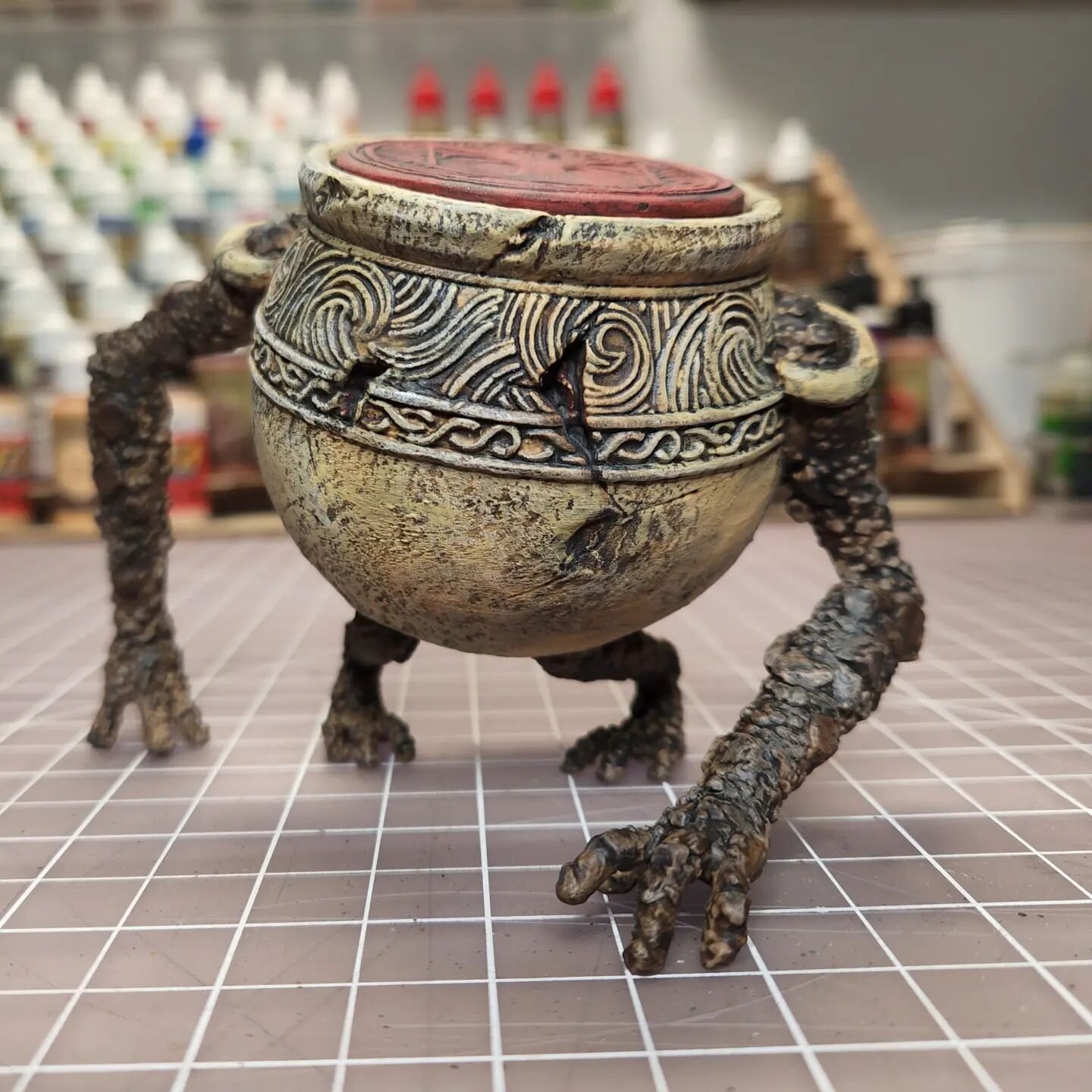 Haven't been printing or painting much, a big reason for that was the release of Elden Ring. Boy'o'boy... It probably is one of, if not my favorite game I've played. 

One of my favorite character is Alexander the Warrior Jar, so when I saw this mode