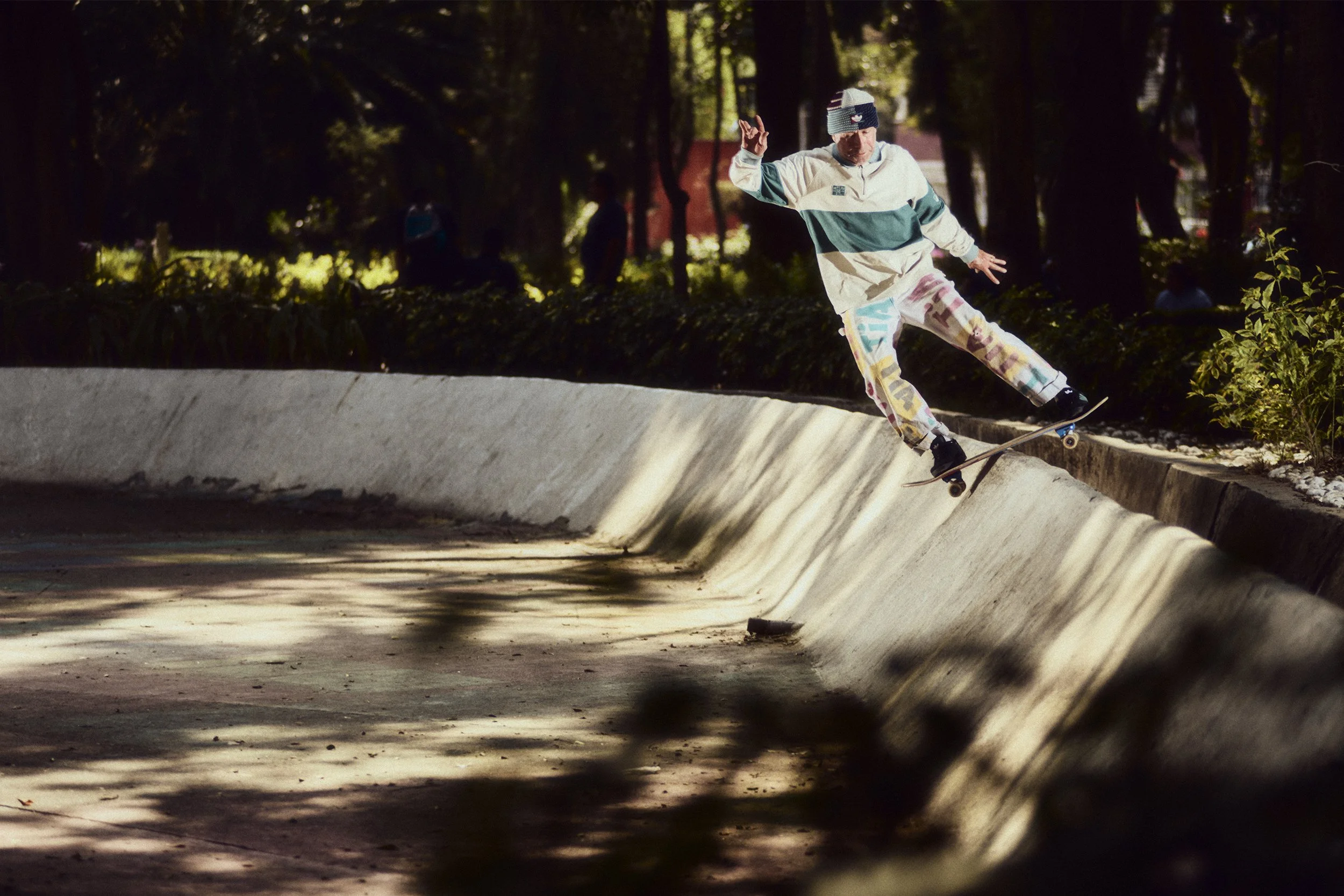adidas-25Q4-ShmooHWRugbyLS-JW5201-OnBody-Mark-Lipslide.jpg
