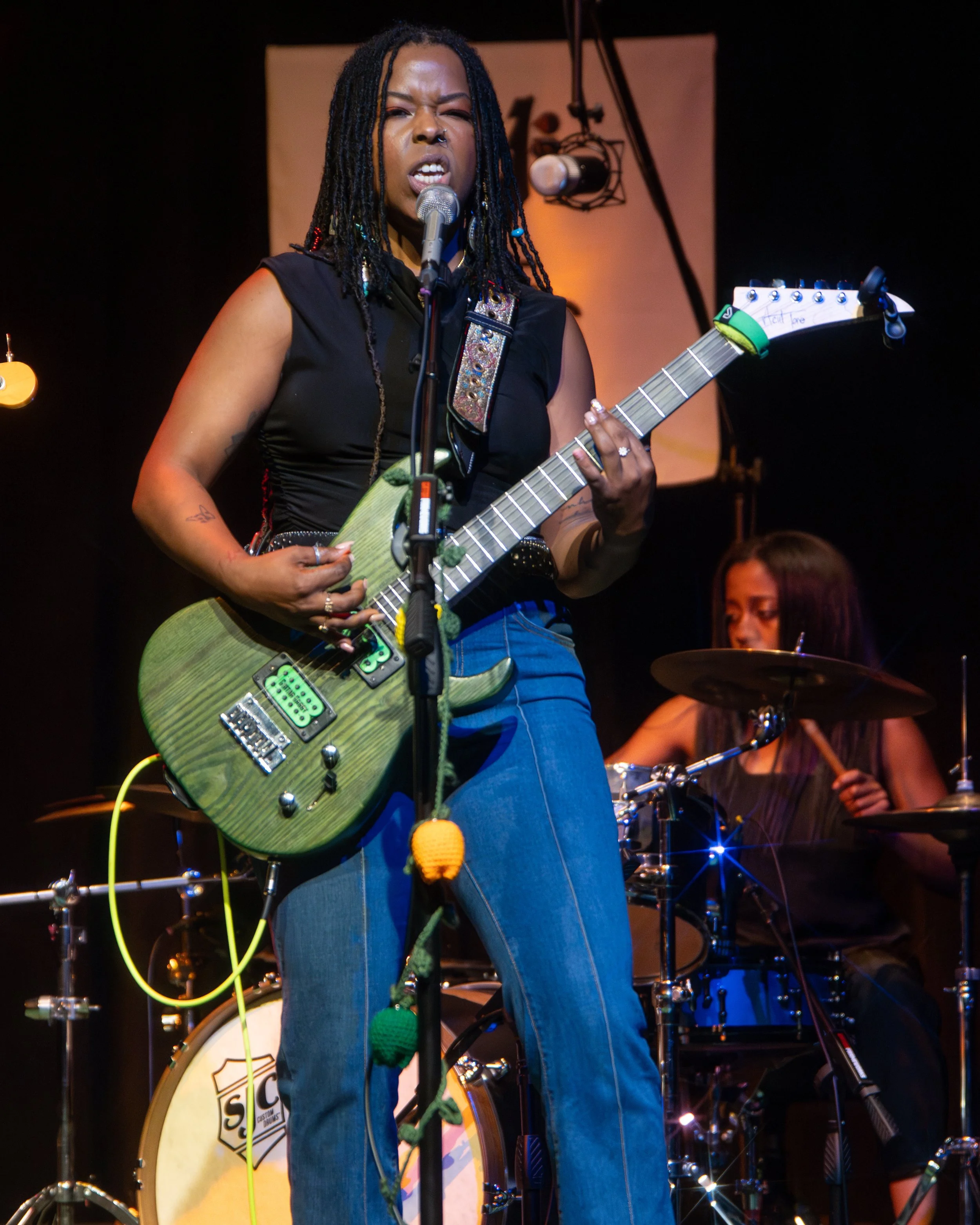 Judge - Guitar Gabby