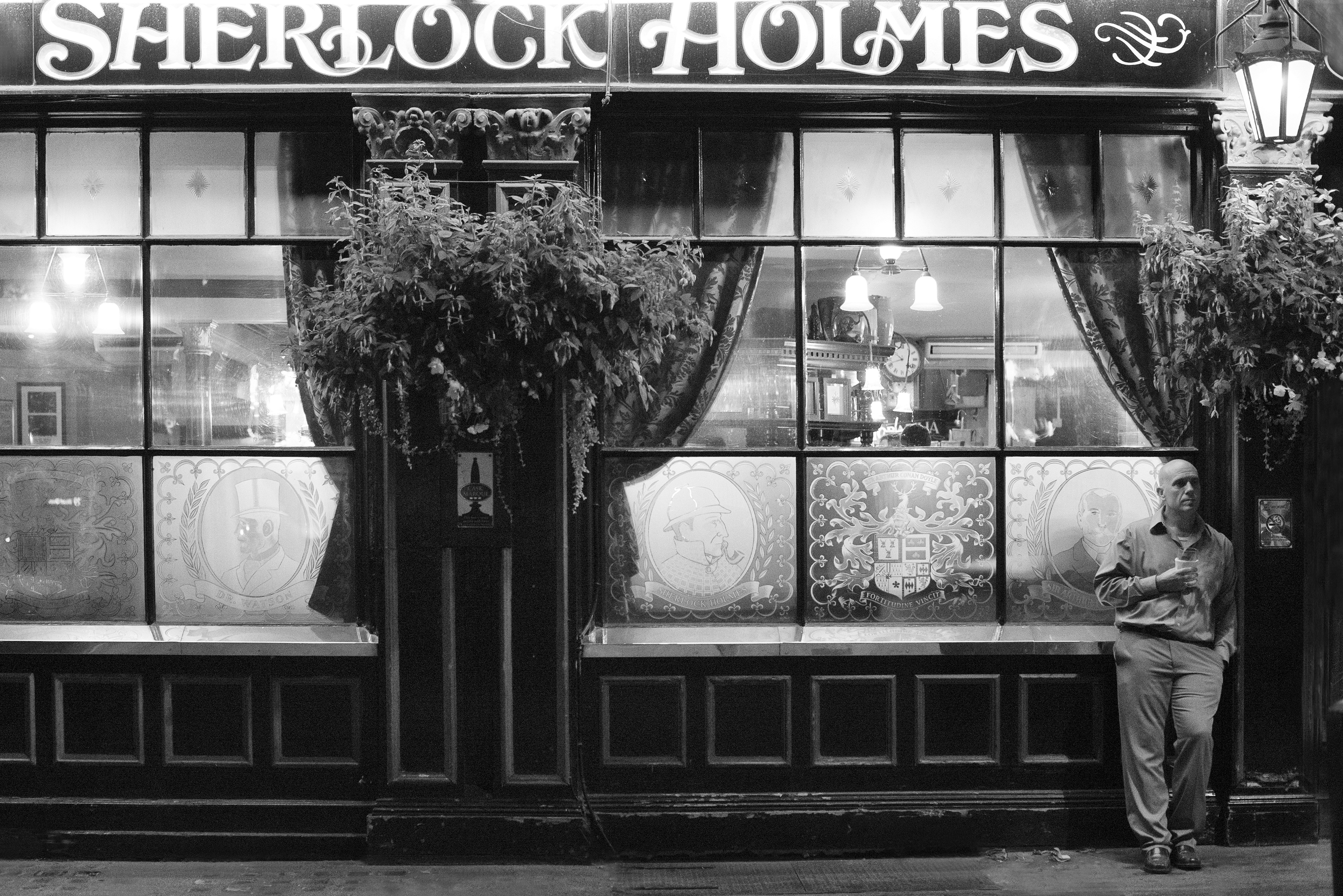 Sherlock+Holmes_London_REDUCED.jpg