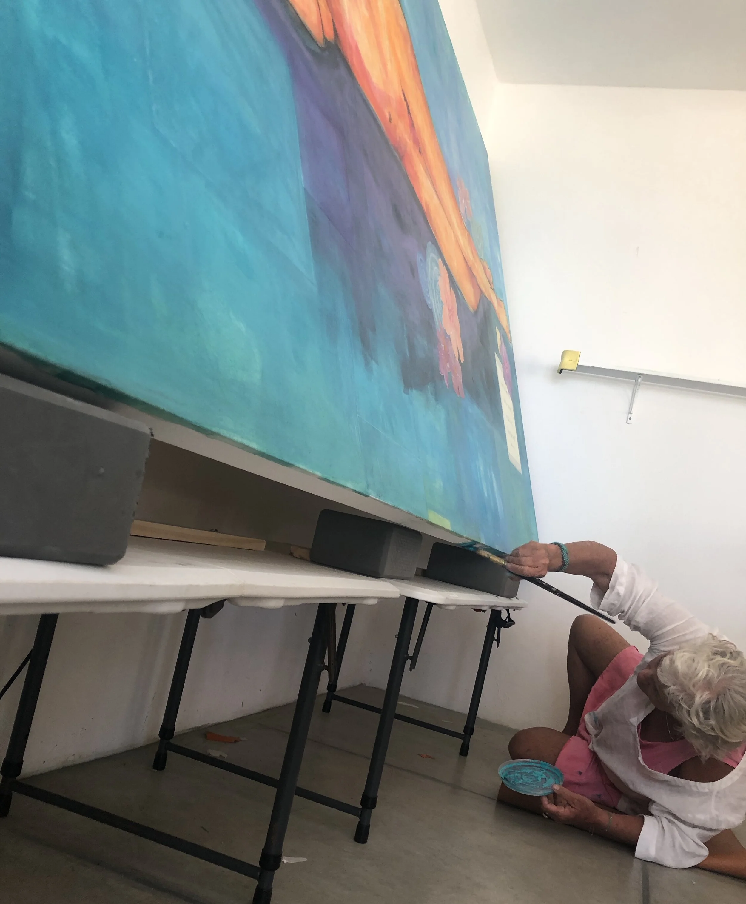  LA SIRENA: final coating of paint on edges 