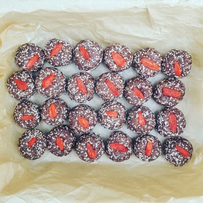 Raw Cacao and Goji Berry Bliss Balls