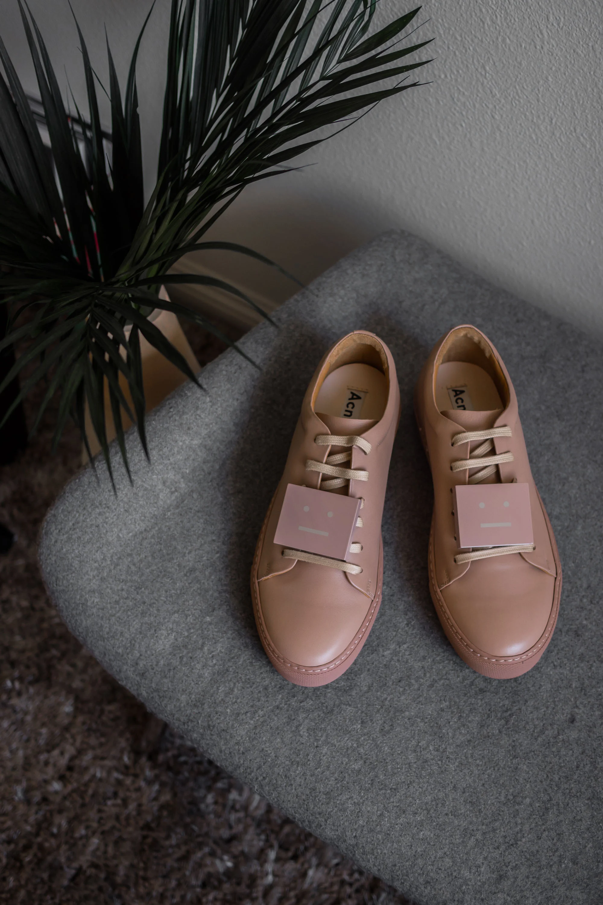 MYBELONGING-ACNE-STUDIOS-MILLENNIAL-PINK-SNEAKERS-SSENSE-EXCLUSIVE-9.jpg