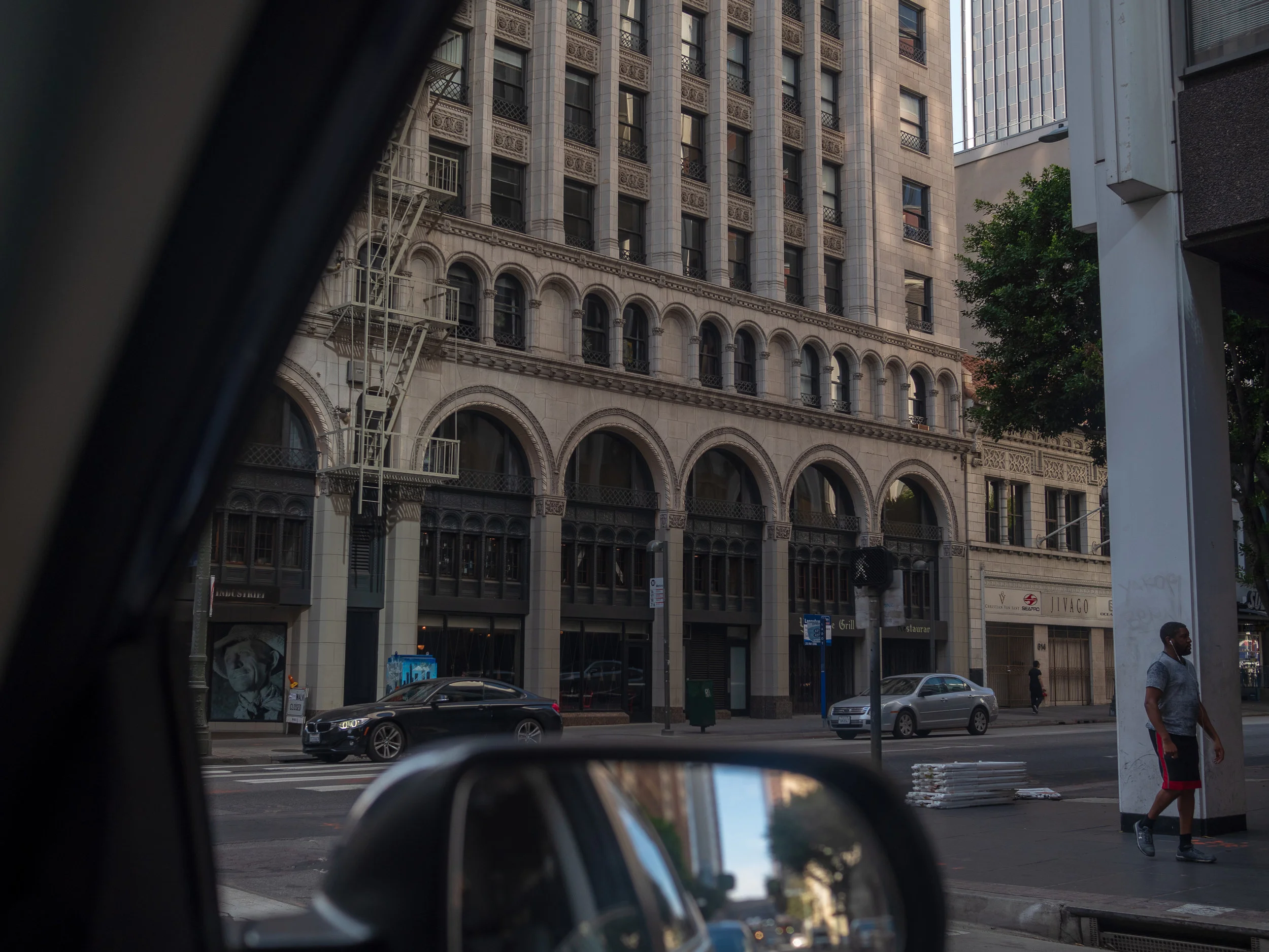 MYBELONGING-UBER-DOORS-ARE-ALWAYS-OPENING-DOWNTOWN-LOS-ANGELES-STREETSTYLE-PHOTOGRAPHY64.jpg