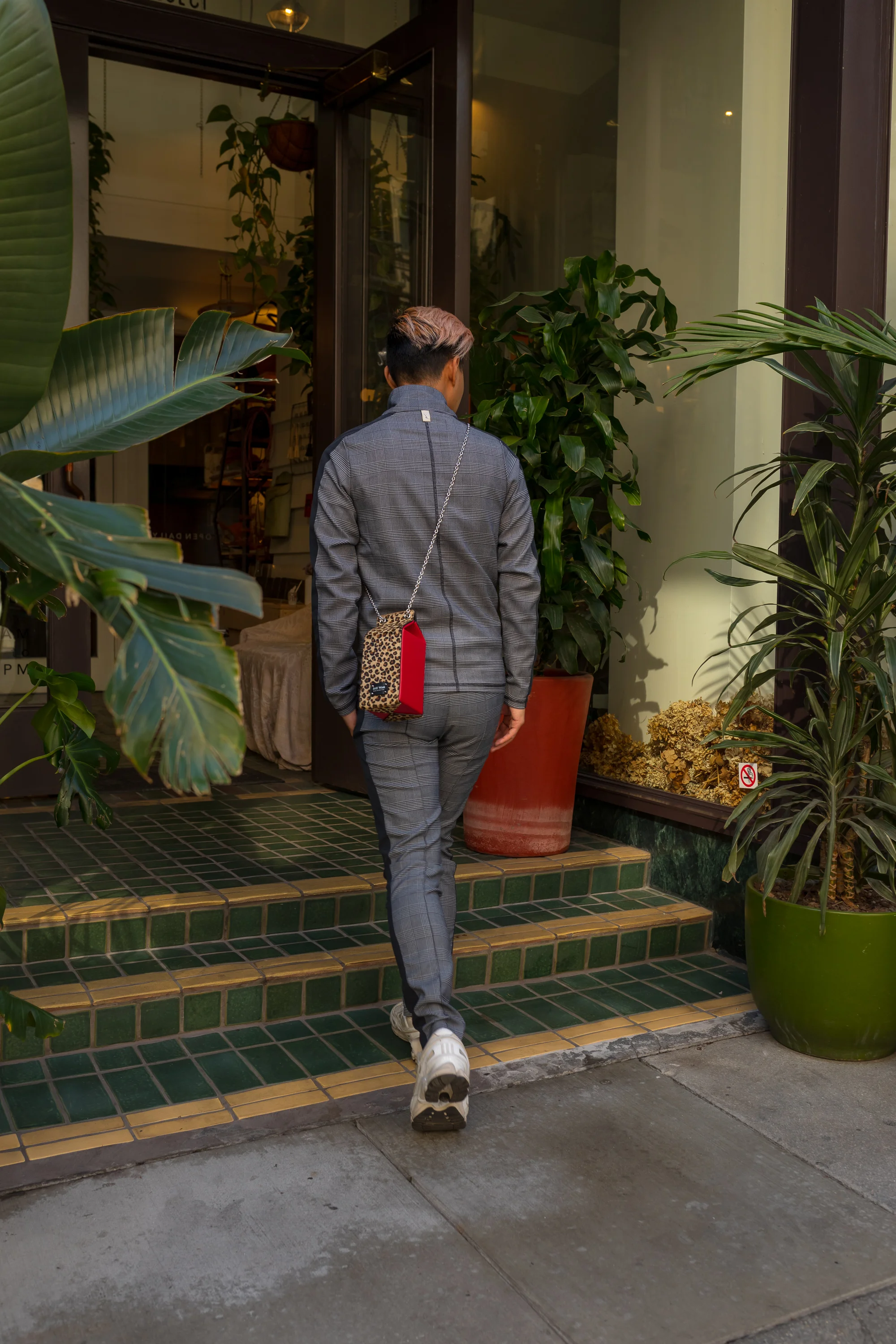 MYBELONGING-UBER-DOORS-ARE-ALWAYS-OPENING-DOWNTOWN-LOS-ANGELES-STREETSTYLE-PHOTOGRAPHY21.jpg