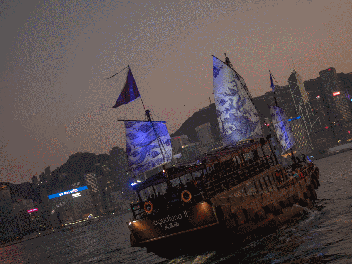 mybelonging-tommylei-the-aqualuna-II-experience-tsim-sha-tsui-promenade-harbor-hong-kong-travel-photography4.gif