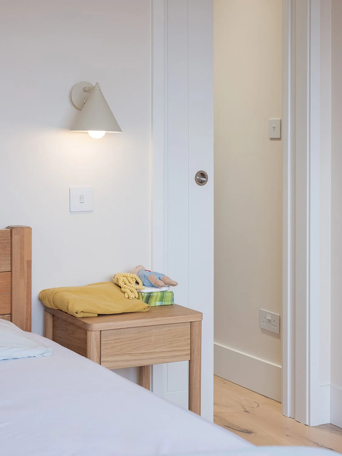 twickenham-renovation-bedroom-bedside-light-corner.jpg.jpg