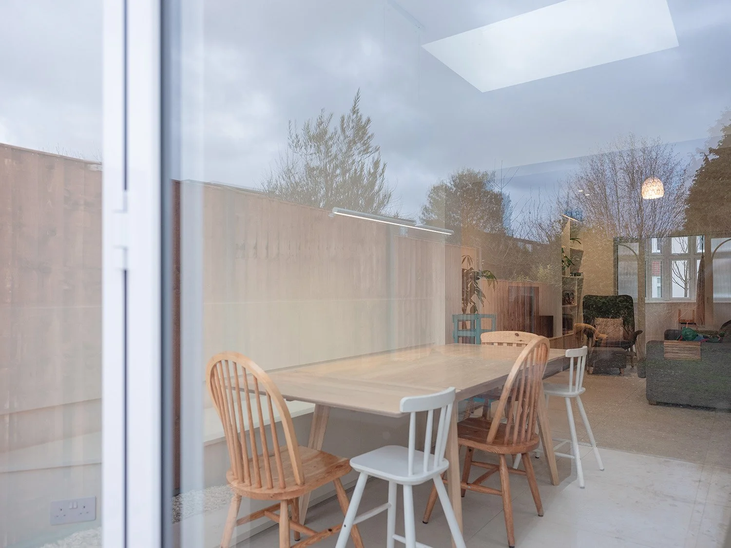 twickenham-renovation-dining-living-through-glazing.jpg.jpg