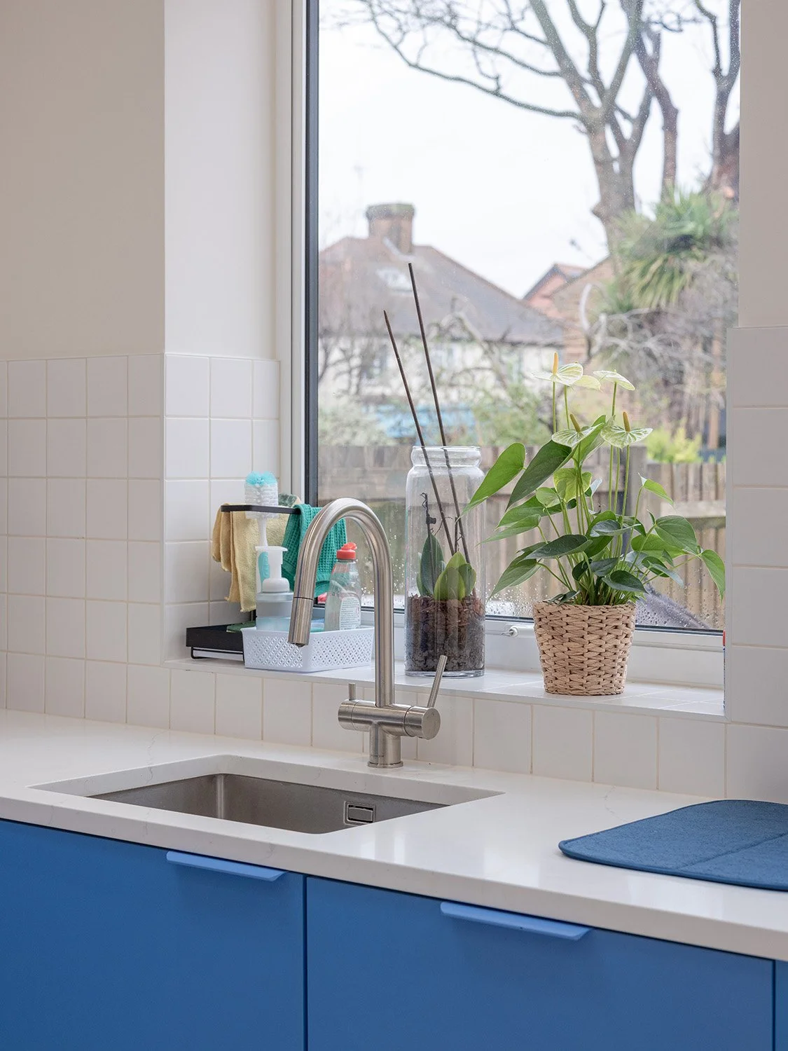 twickenham-renovation-kitchen-sink-windowsill.jpg.jpg