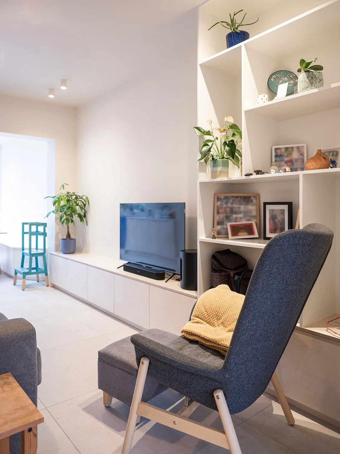 twickenham-renovation-living-room-shelving.jpg.jpg