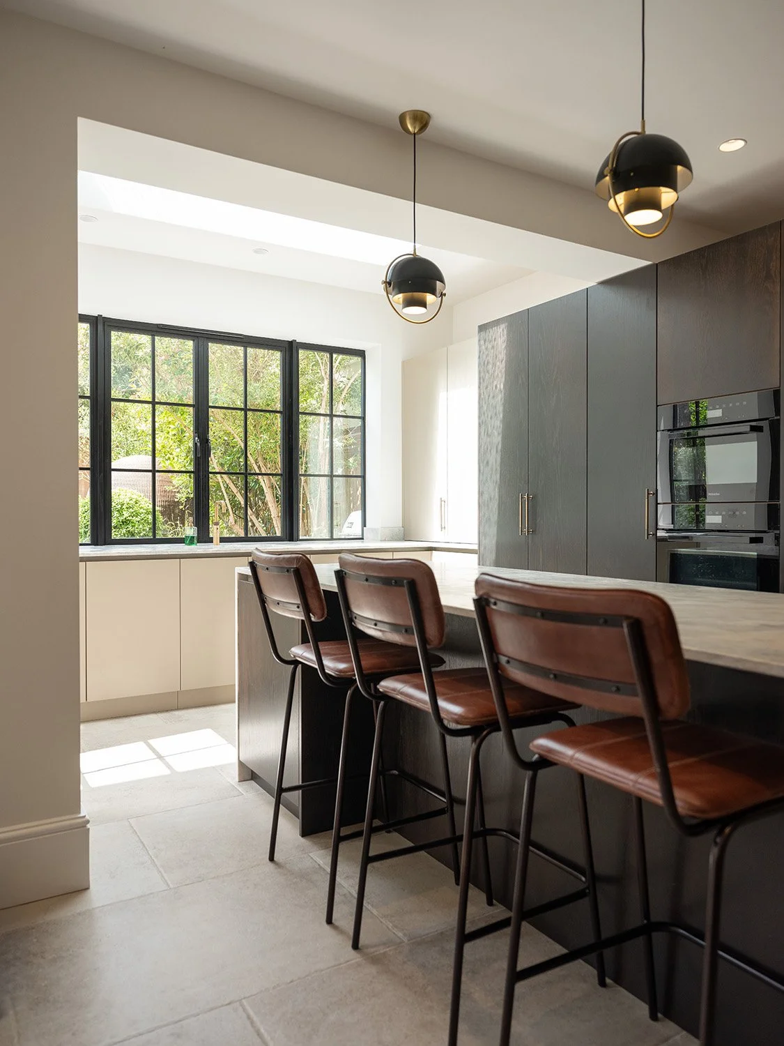 hampton-victorian-house-kitchen-island-pendant-lights.jpg.jpg