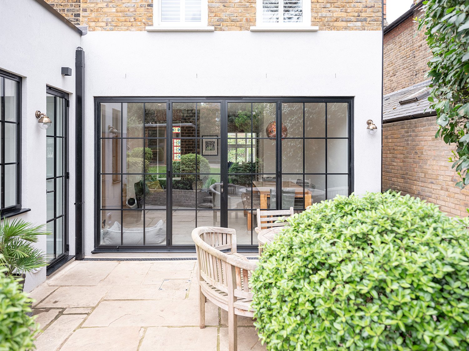 hampton-victorian-house-patio-courtyard-glazed-doors.jpg.jpg