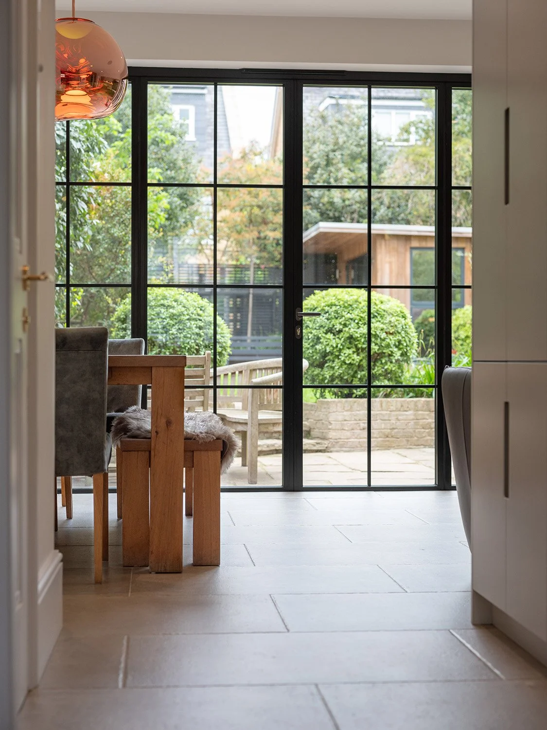 hampton-victorian-house-dining-area-garden-connection.jpg.jpg