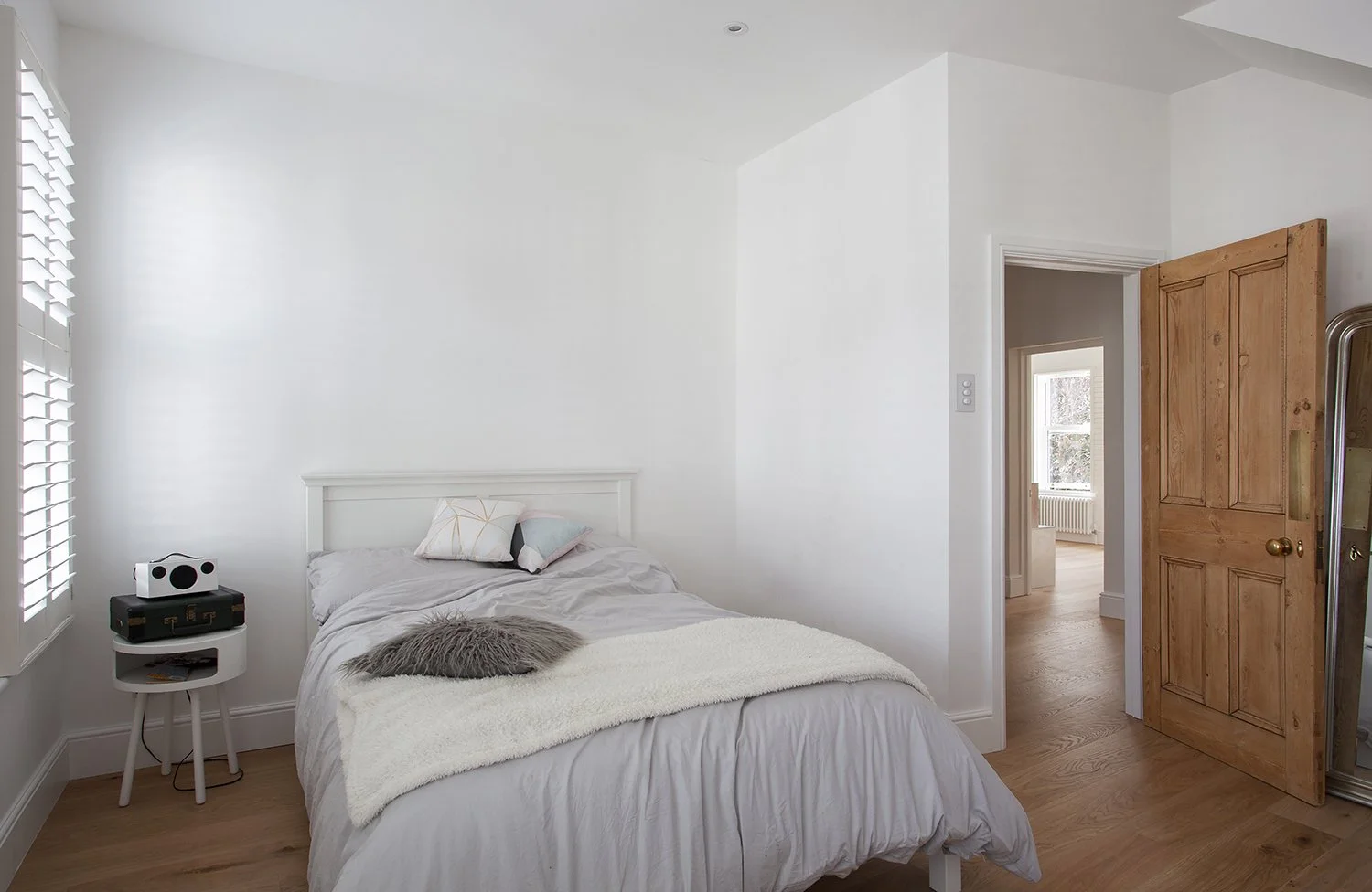 hampton-conservation-area-bedroom-01.jpg.jpg