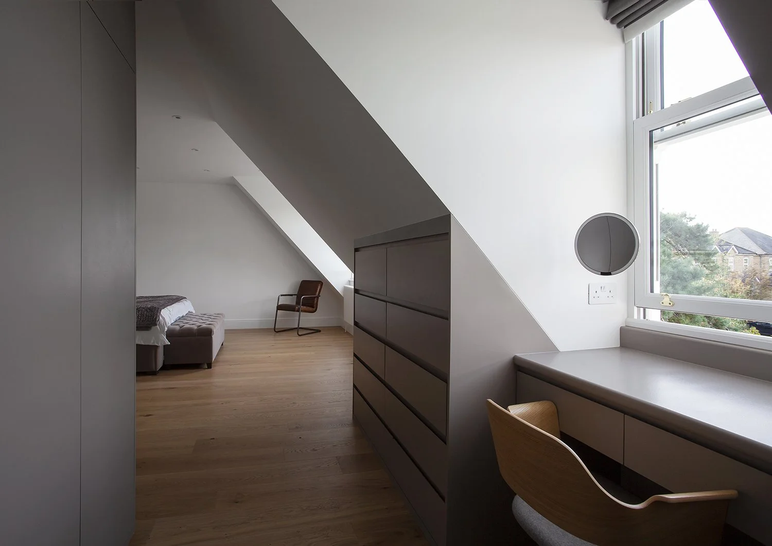 hampton-conservation-area-bedroom-vanity.jpg.jpg