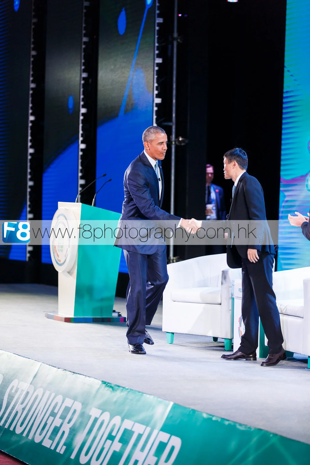  A highlight of the APEC SUMMIT, President Barack Obama greeting Jack Ma (Alibaba.com founder) 