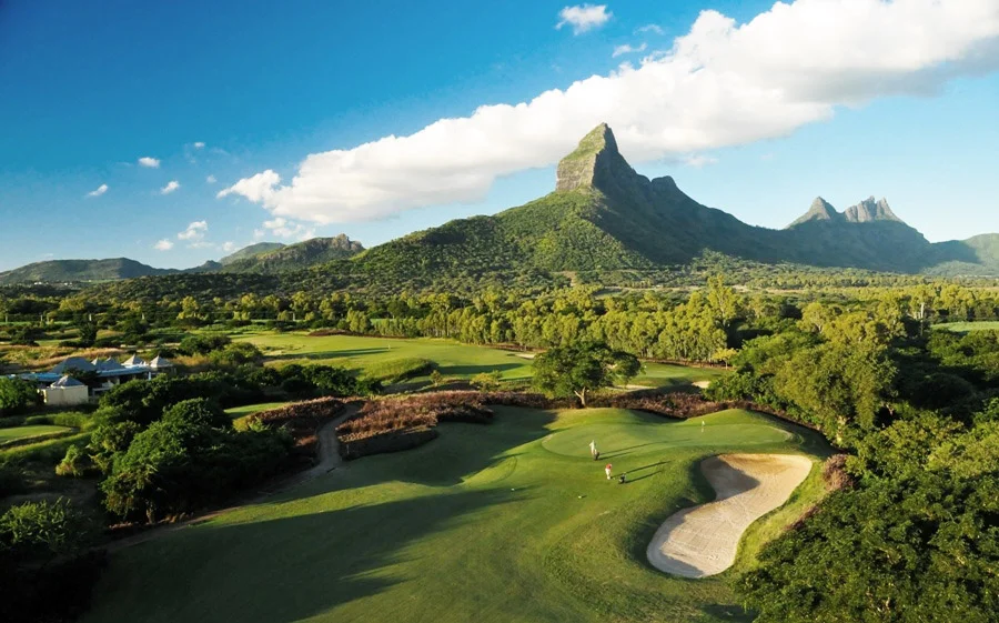 car rental mauritius - golf2.jpg