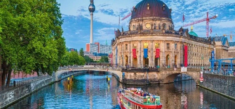 Thời-điểm-đẹp-nhất-để-đi-du-lịch-Berlin-Đức-750x350.jpg