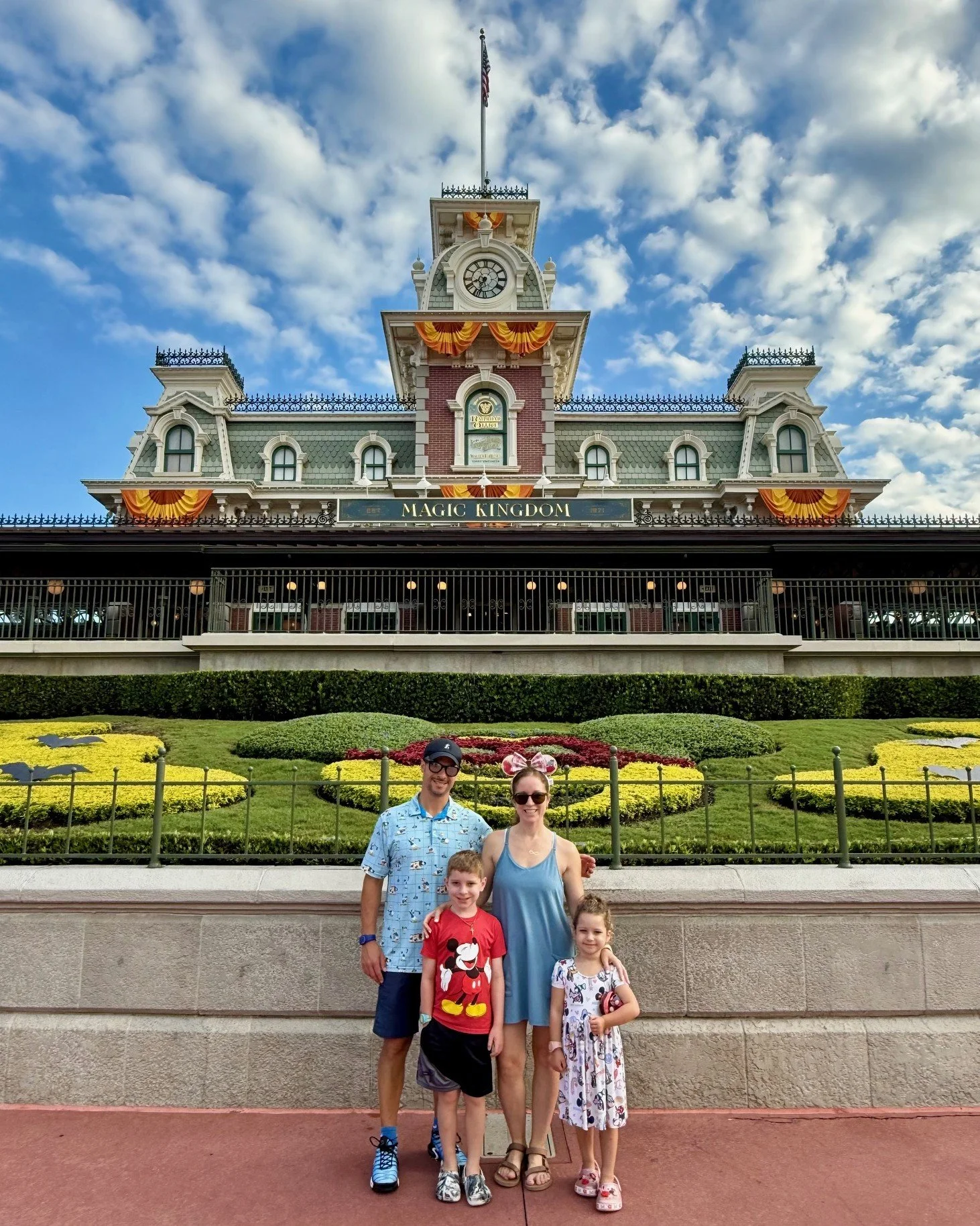 Amanda WDW Fam 2025.jpg