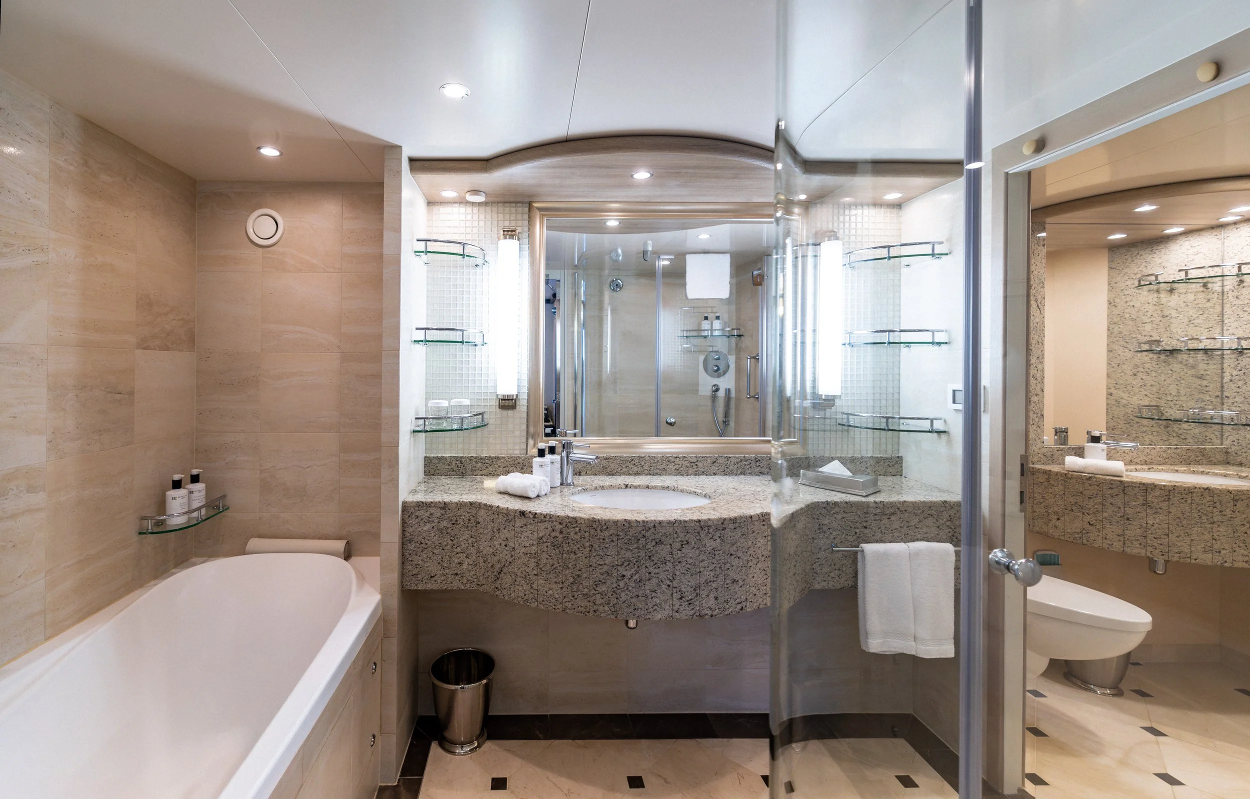 PCL_XP_Stateroom_Window Suite_1V1A5156_061025_RGB.jpg