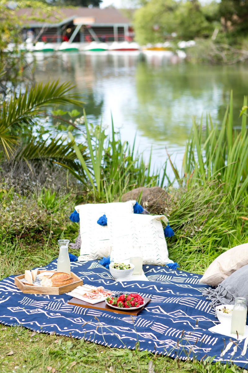 Kelly_Bleached_Picnic_Blanket_020.jpg