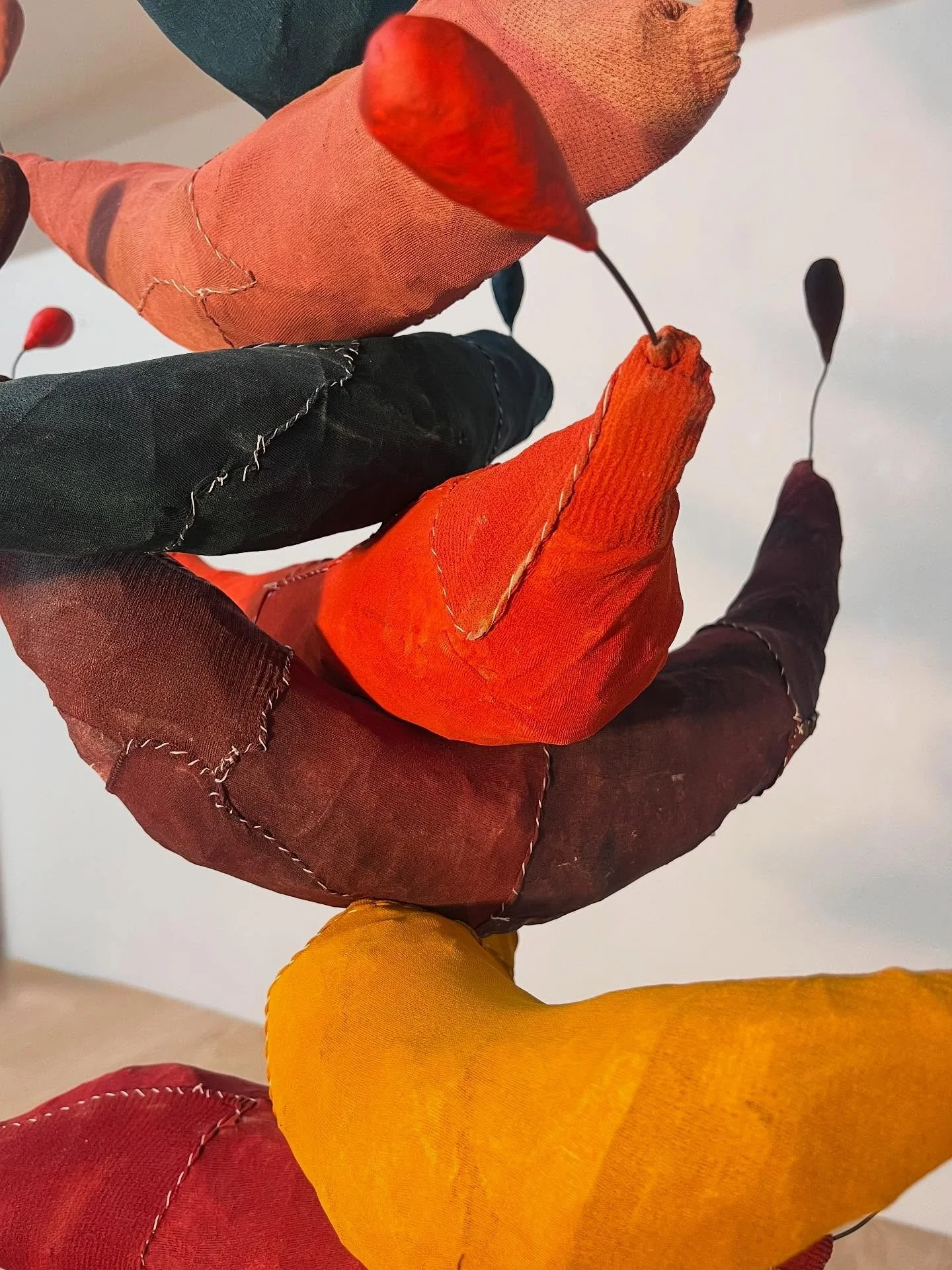 “Shape Stringer”
One main question I had with this new #fiberart piece was 👉how do I move forward, in a new way, using nylon stockings as a raw material? 
In this work I pigmented them with acrylic paint, and stretched the material ove