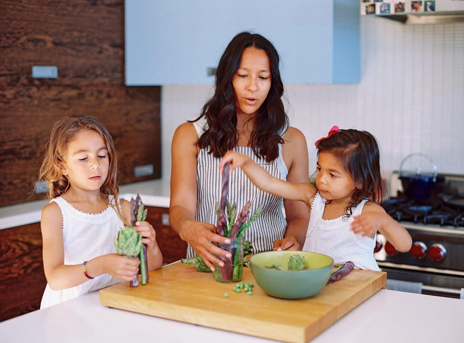 Motherhood Spotlight with Ashley Koch: Raising healthy eaters. What you can do without stressing.