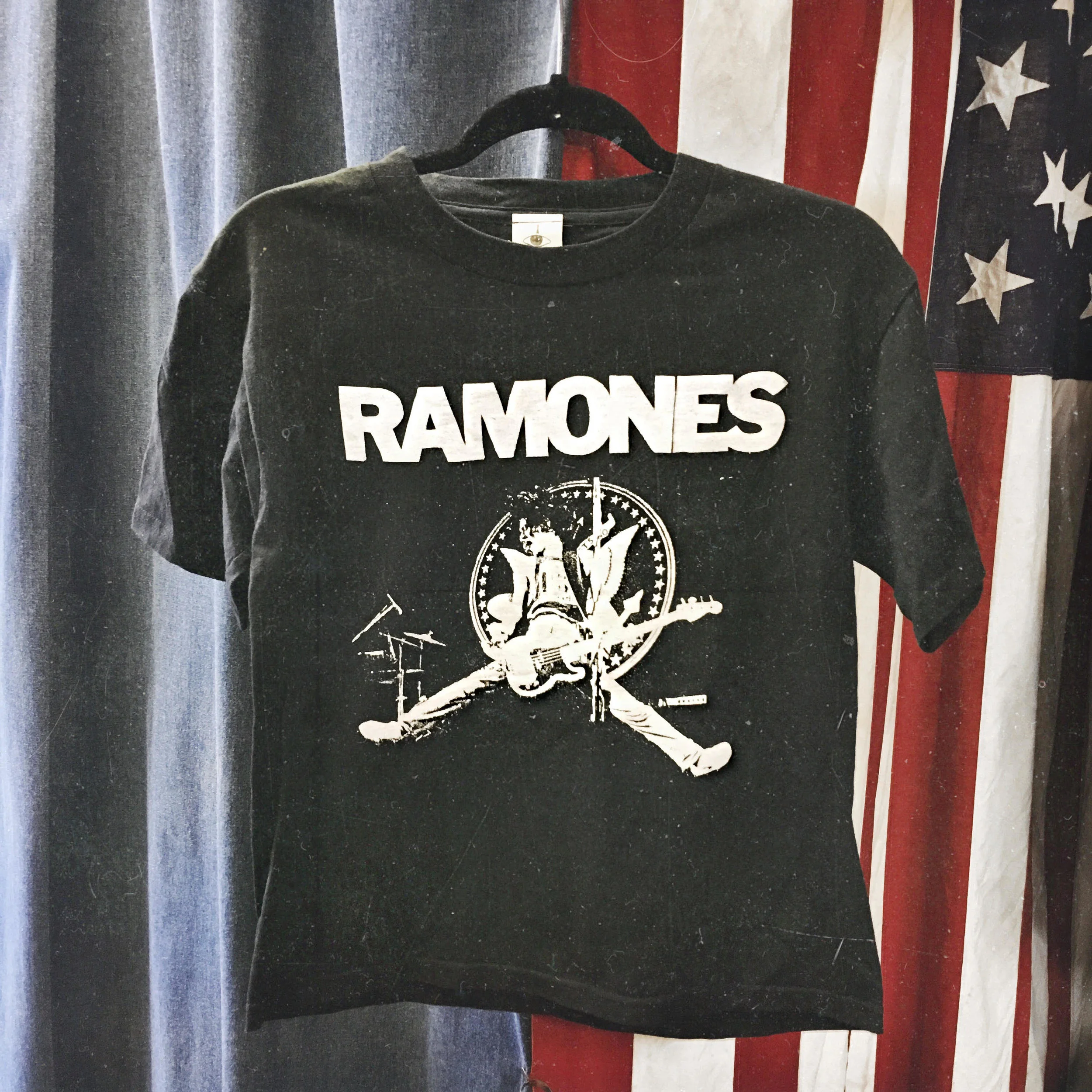 RAMONES 2.jpg