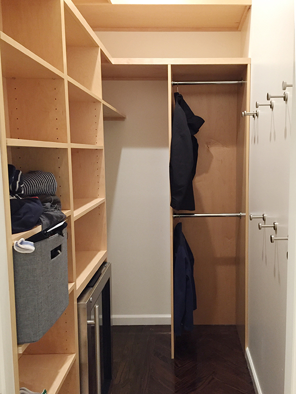 3_Henry & Higby_Closet_1_Installed Shelving.JPG