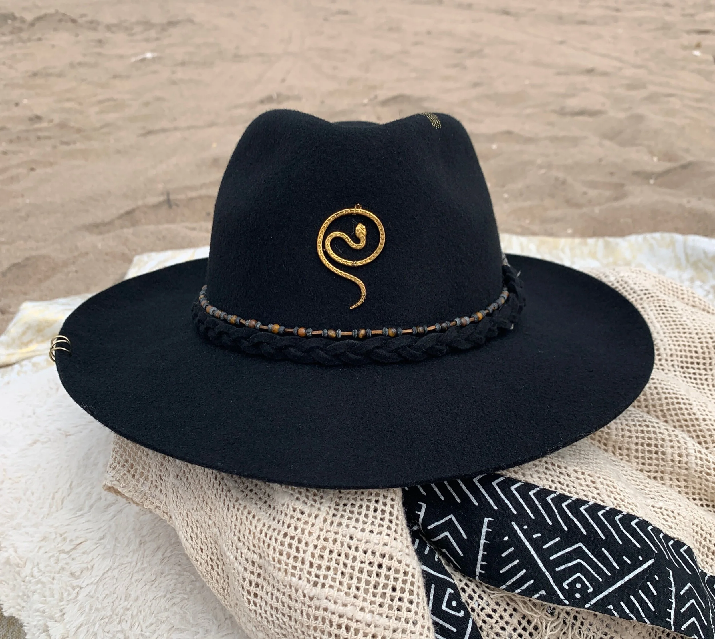 605FAFA5-06C1-494B-875D-7B22BAAA591D