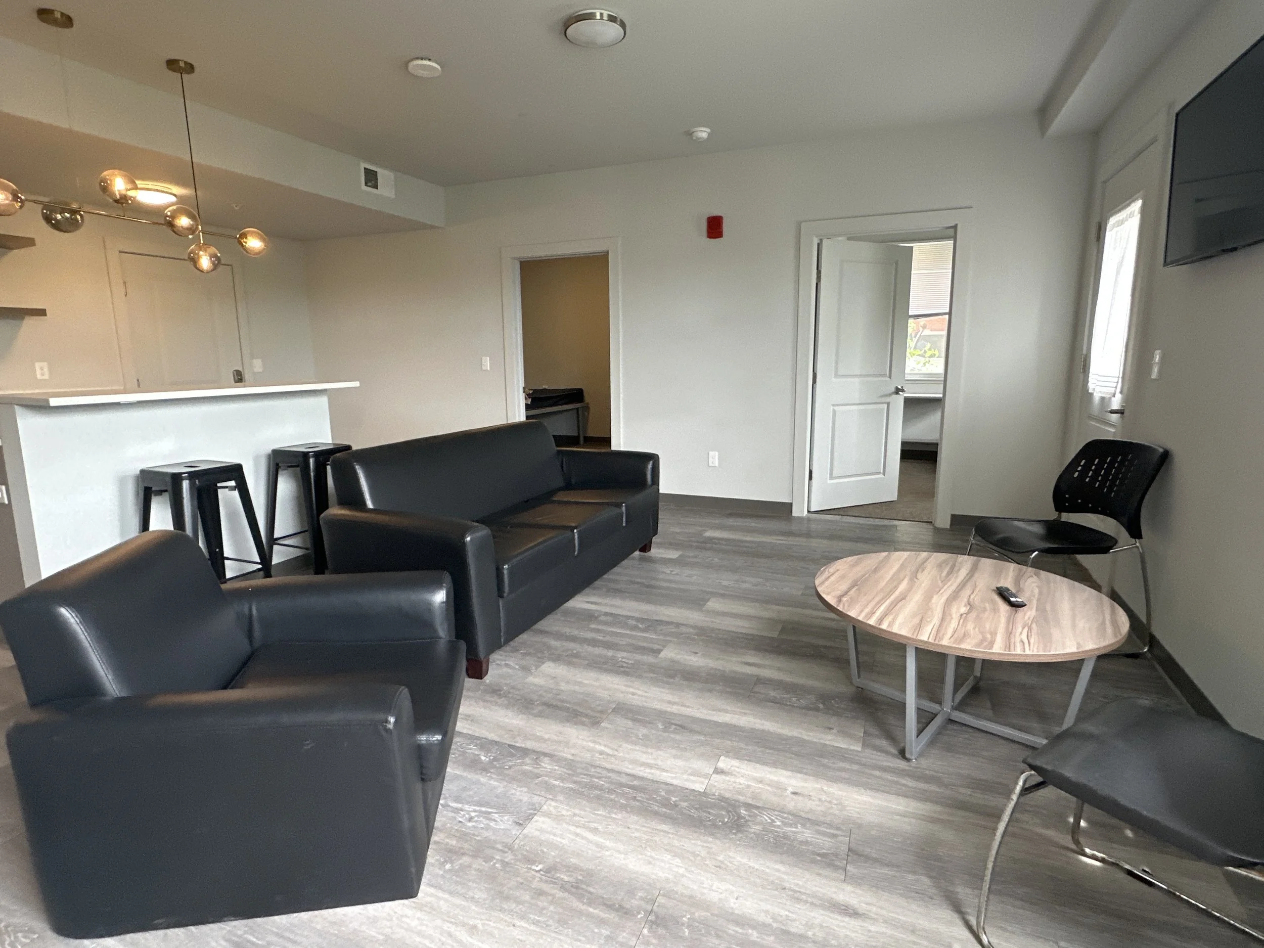 2 bed 2 bath 238 dryden  (9).jpg