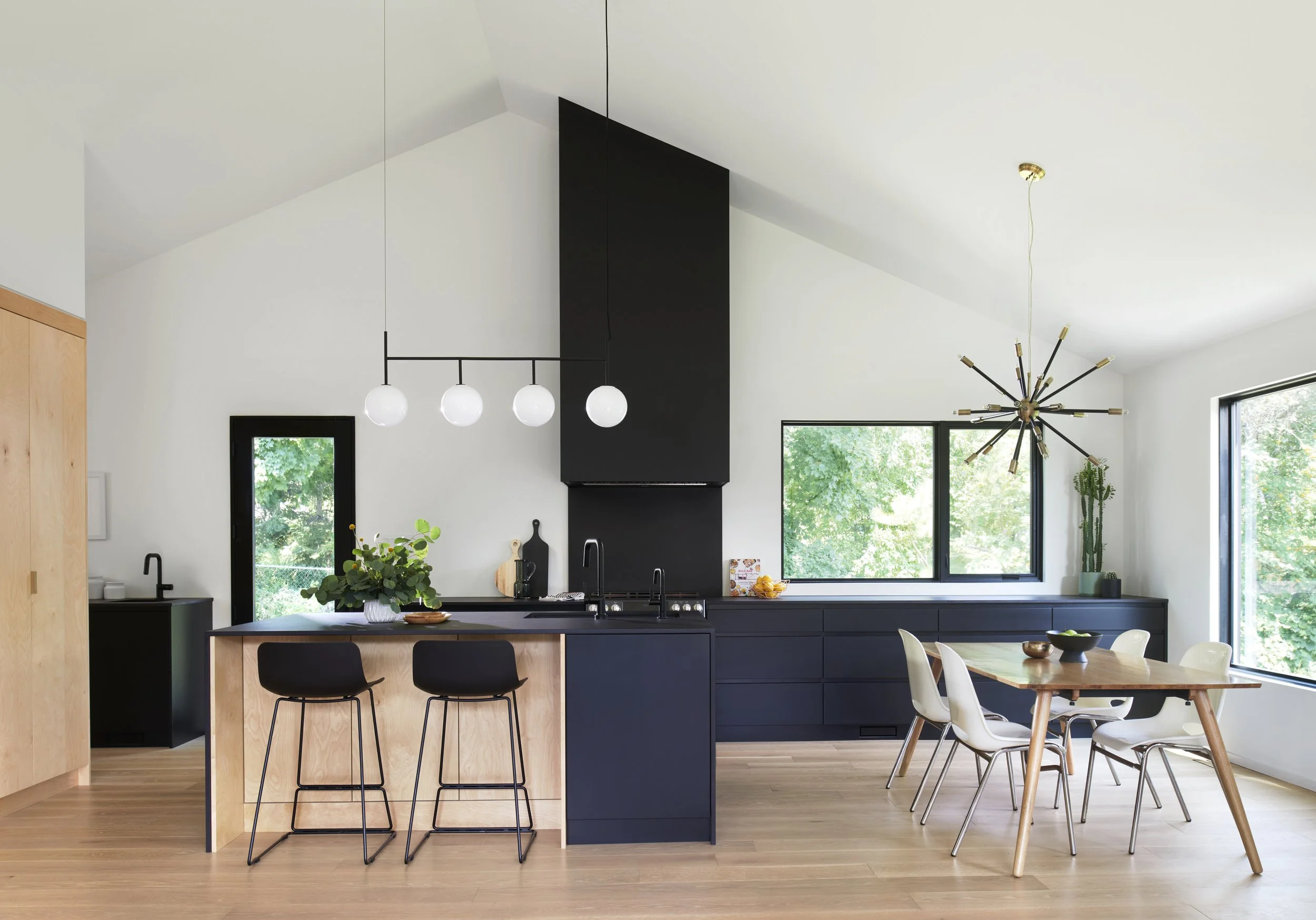 MarshallDesign_10Edgewood_064_HERO.jpg