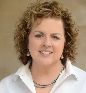 Laurie Garrett.jpg