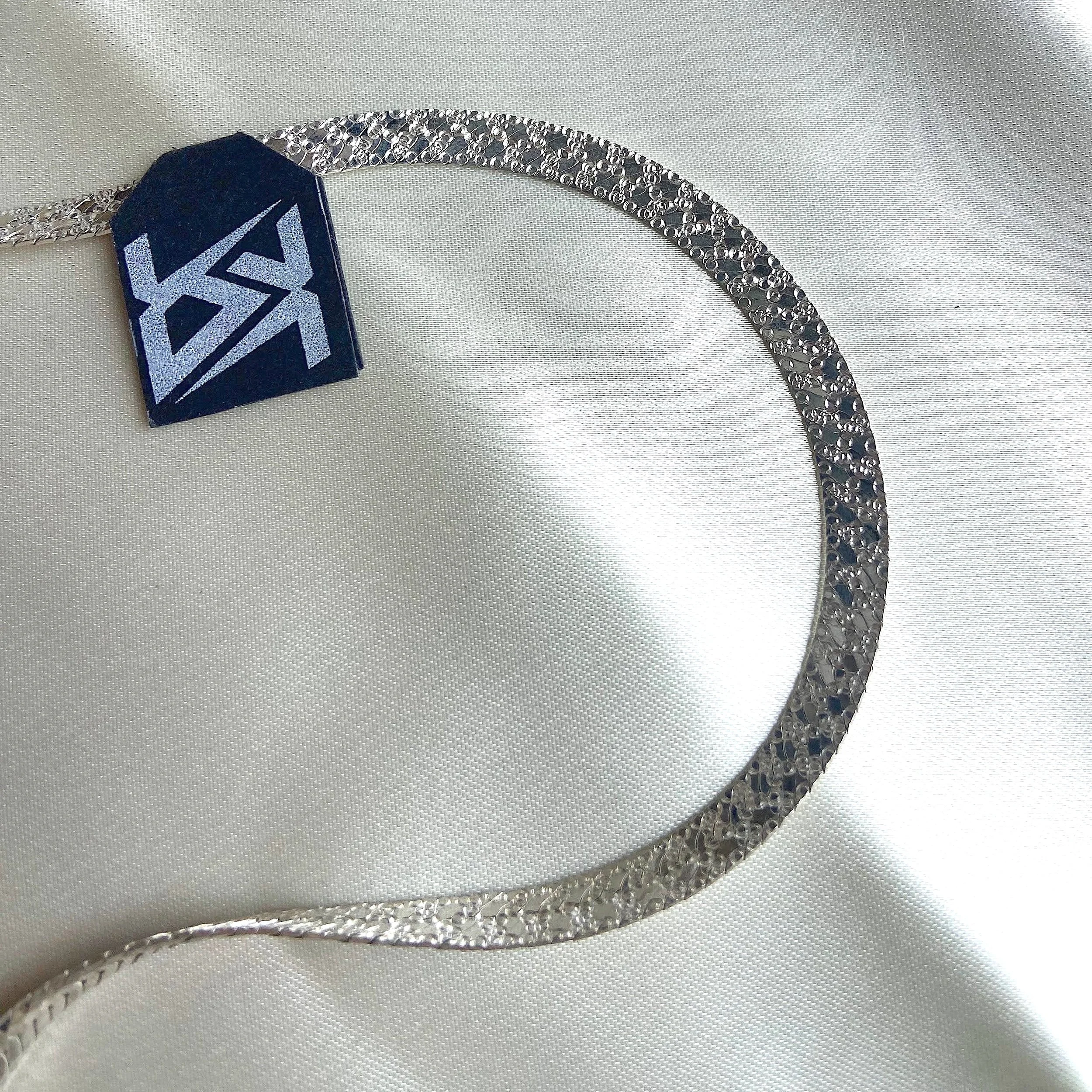 herringbone+chain+detail.jpg