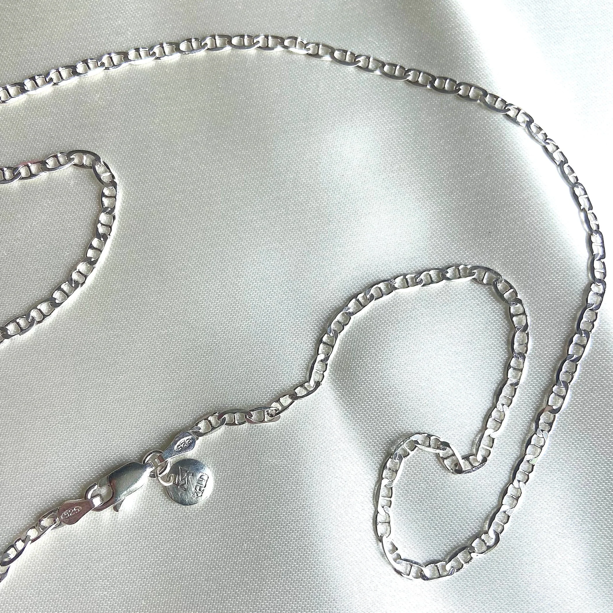 silver+anchor+chain+necklace+detail.jpg