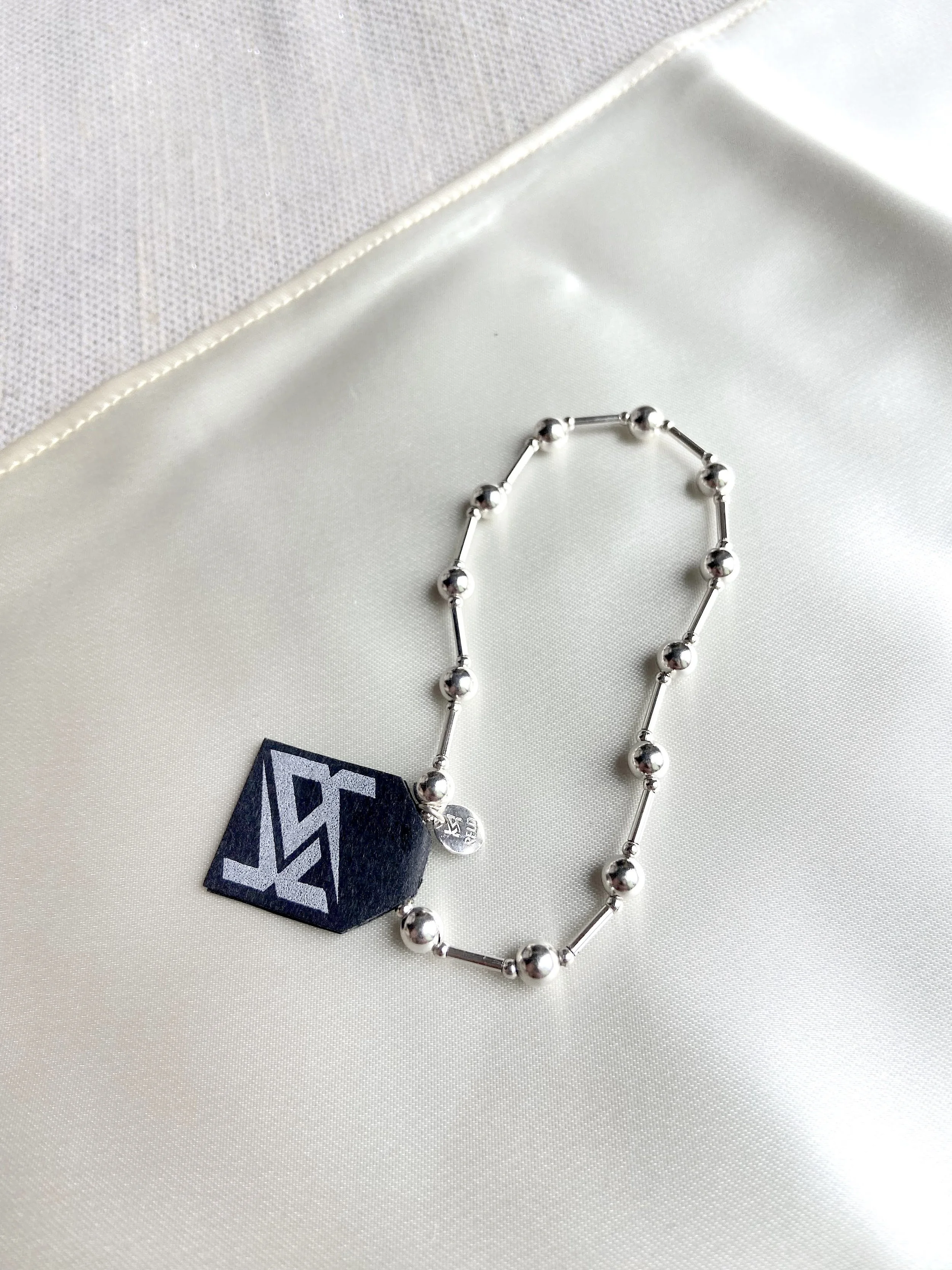 beaded stretch bracelet.jpeg