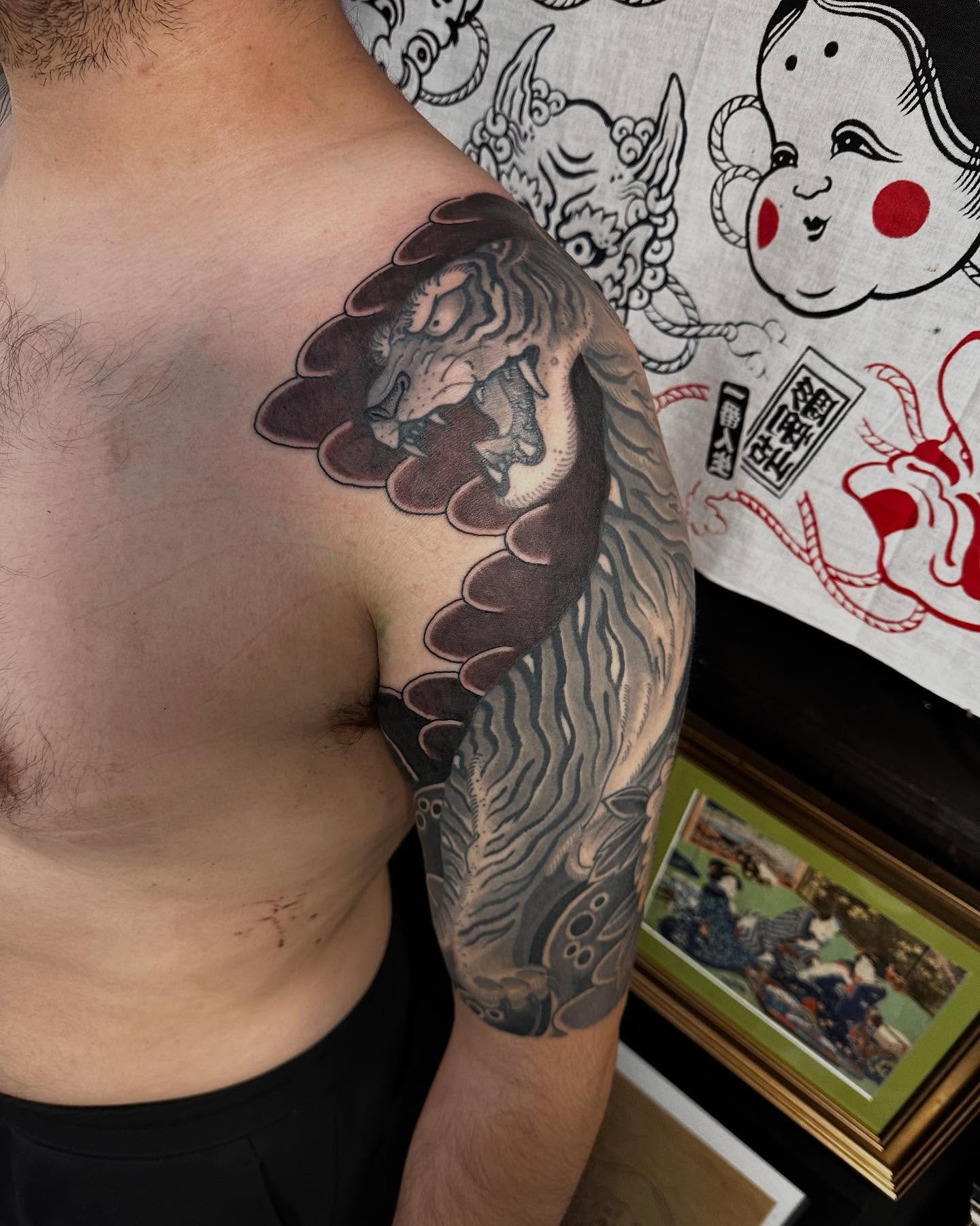 Tora in black and grey. Work by @dominicvasquez
•
Consultations for new work always available online.
www.superflytattoo.com
•
#tattoo #sandiego #sd #superflytattoo #gaslampsd #irezumi #sicktatz #superflytattoosd