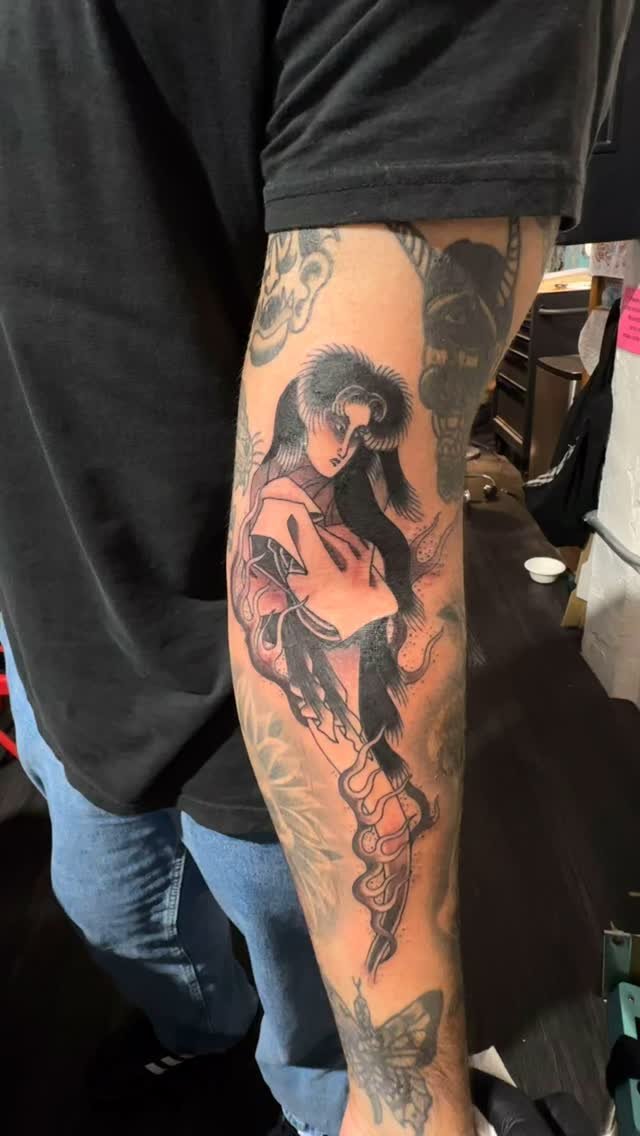 Yurei by @dominicvasquez
Always accepting new clients.
•
Book a consultation online by visiting
🏆 www.superflytattoo.com 🏆
•
#tattoo #sandiego #sd #irezumi #yurei #japaneseghost #ghosted #sandiegojapanesetattoos #superflytattoo #superfly
