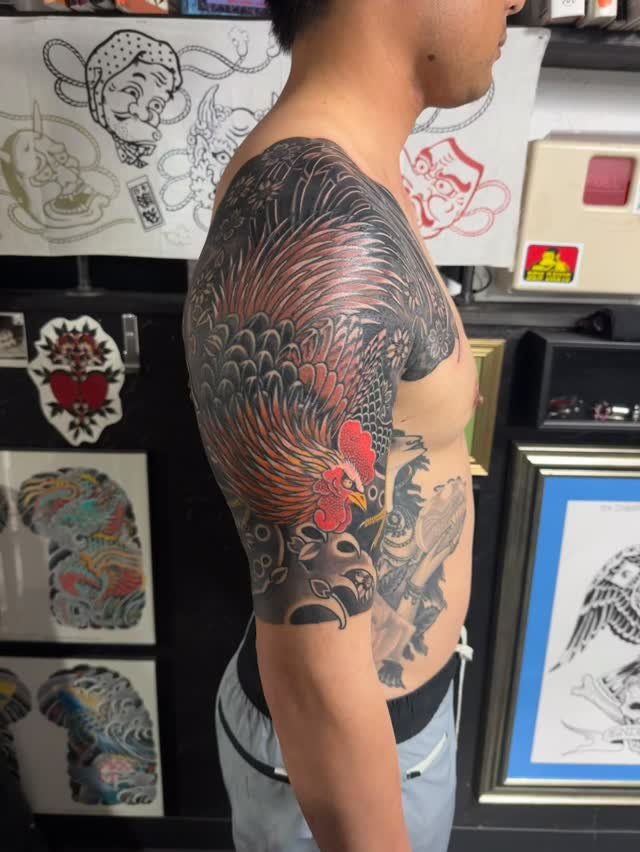 Rooster half sleeve recently completed by @dominicvasquez
•
Currently booking August.
Existing clients feel free to text me.
•
New clients.
Book a consultation online by visiting our website;
🏆 WWW.SUPERFLYTATTOO.COM 🏆
•
#tattoo #s