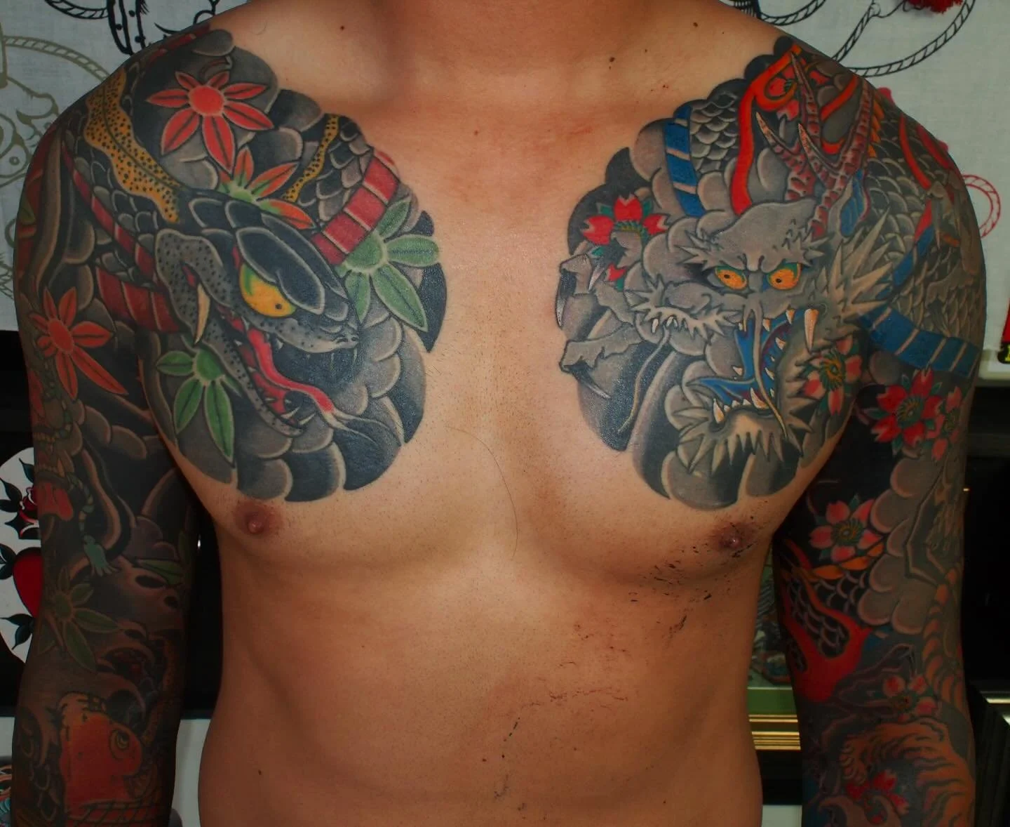 Evan&rsquo;s Chest panels from a pair of sleeves by @dominicvasquez 
&bull;
Accepting new clients for 2026
Book a consultation online by visiting 
🏆 WWW.SUPERFLYTATTOO.COM 🏆
&bull;
#irezumi #sandiego #sandiegojapanesetattoos #japanesetattoos #socal